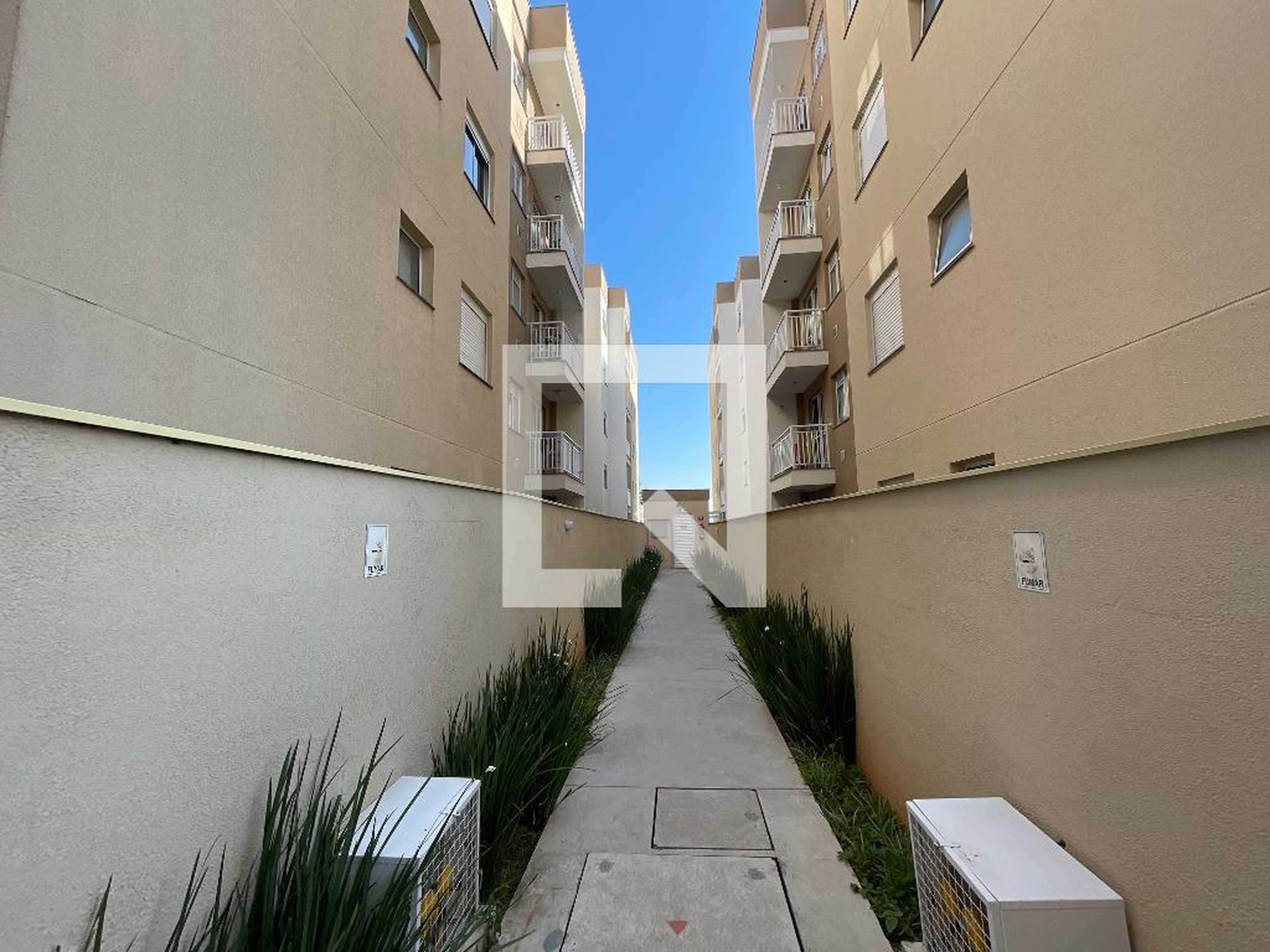 Fachada Condomínio em Rua Nelson Rainieri, 2073