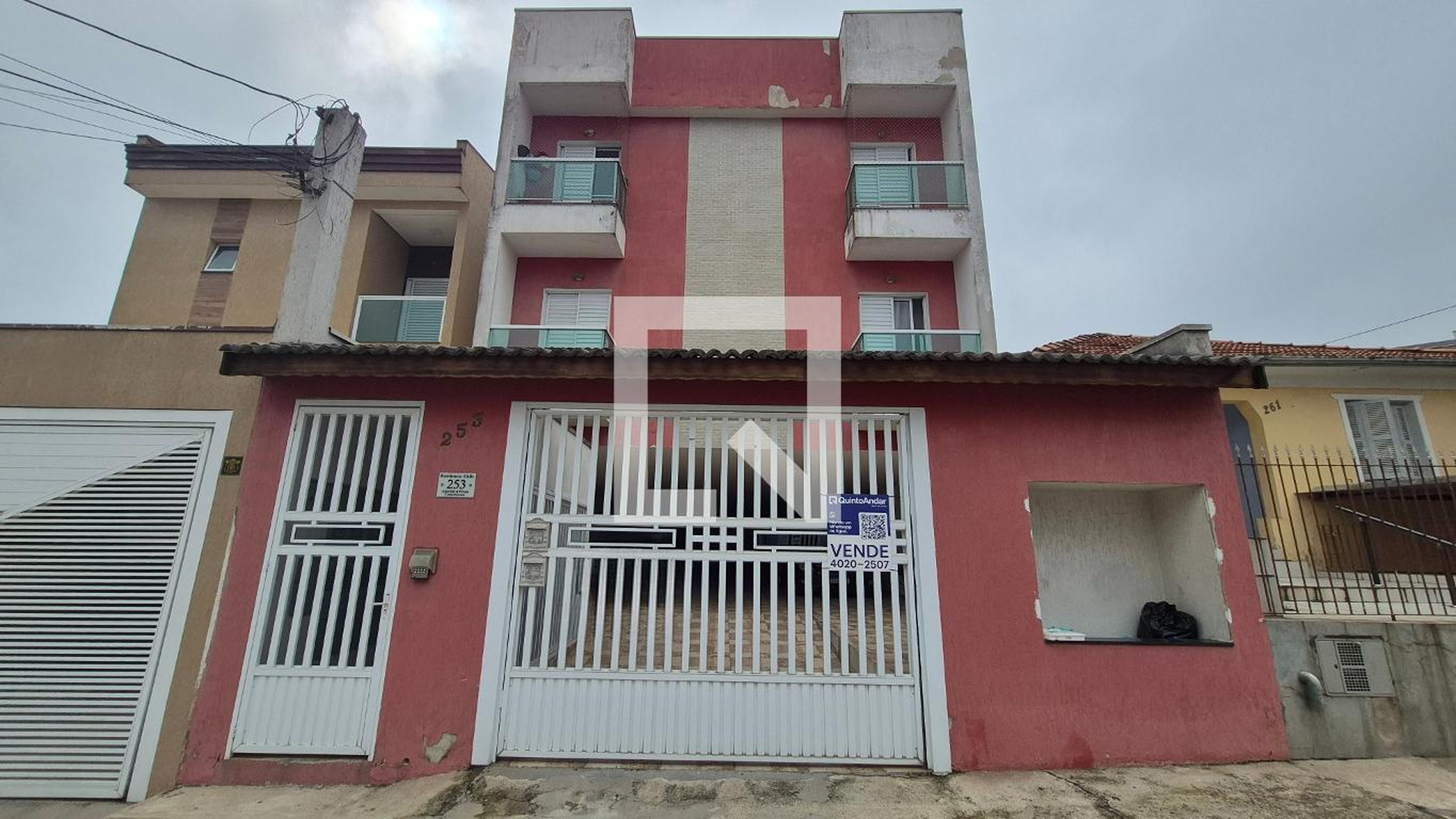 Fachada Condomínio em Rua Chile, 253