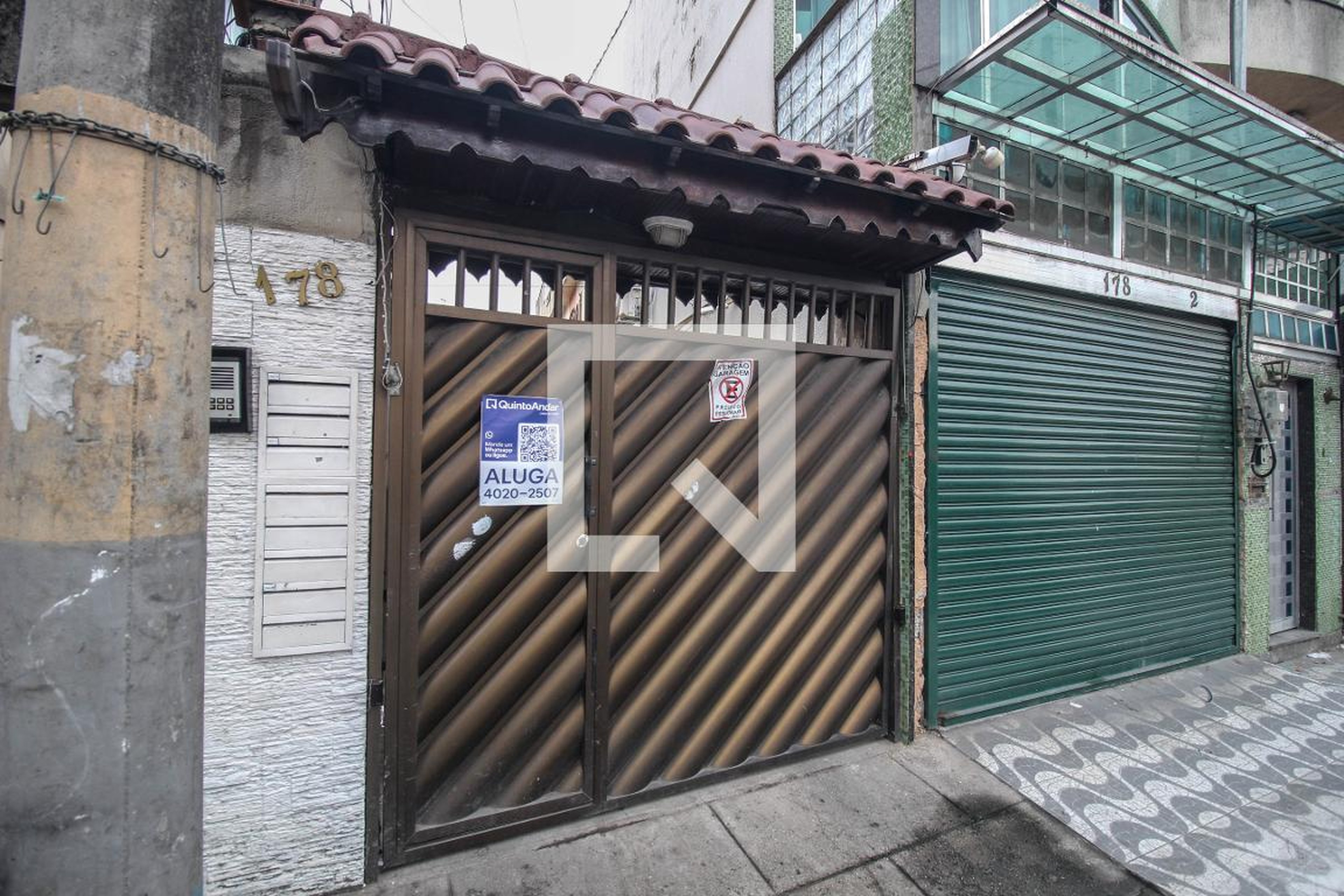 Fachada Condomínio em Rua Almirante Batista das Neves, 178