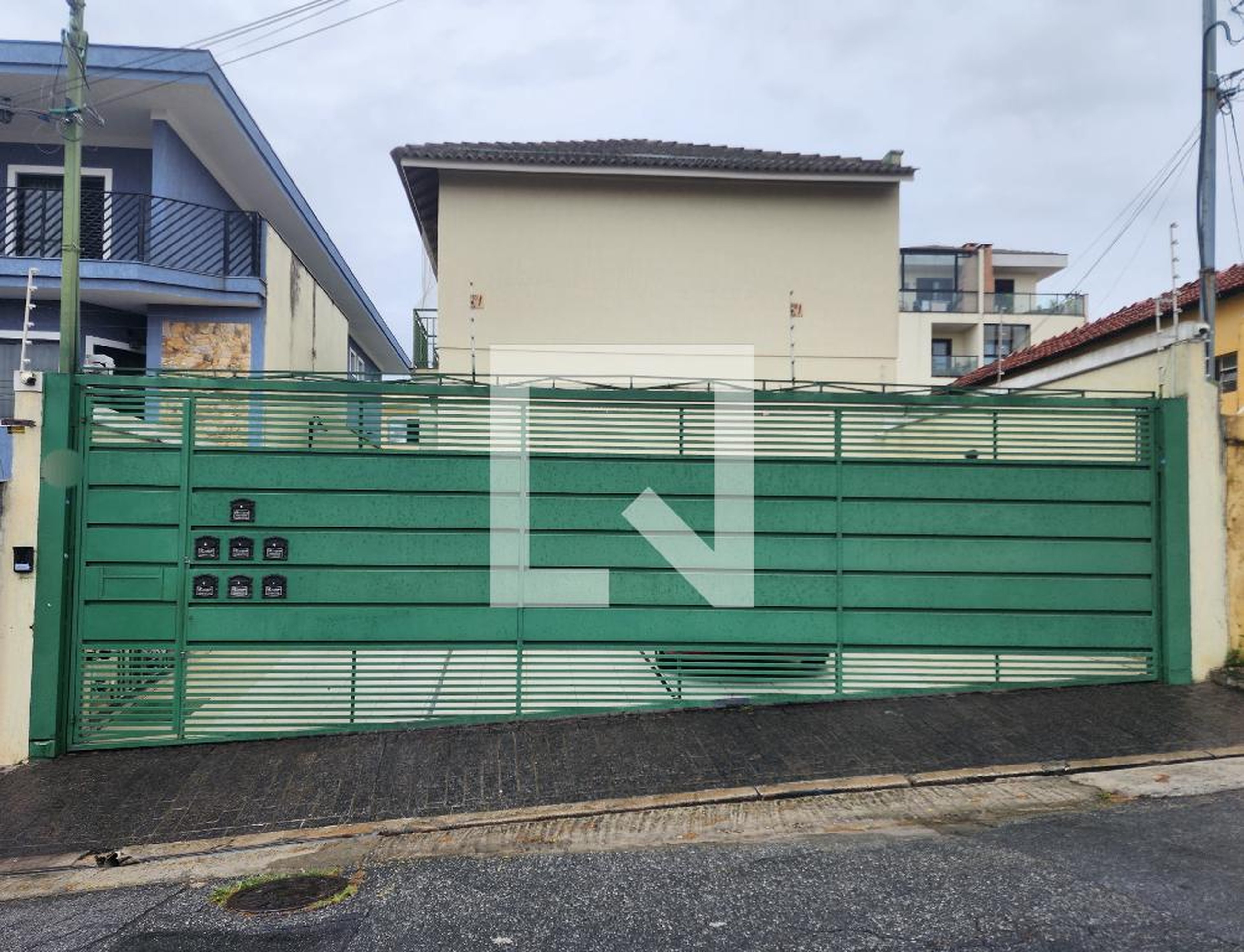 Fachada Condomínio em Rua Santa Teresa de Jesus, 115