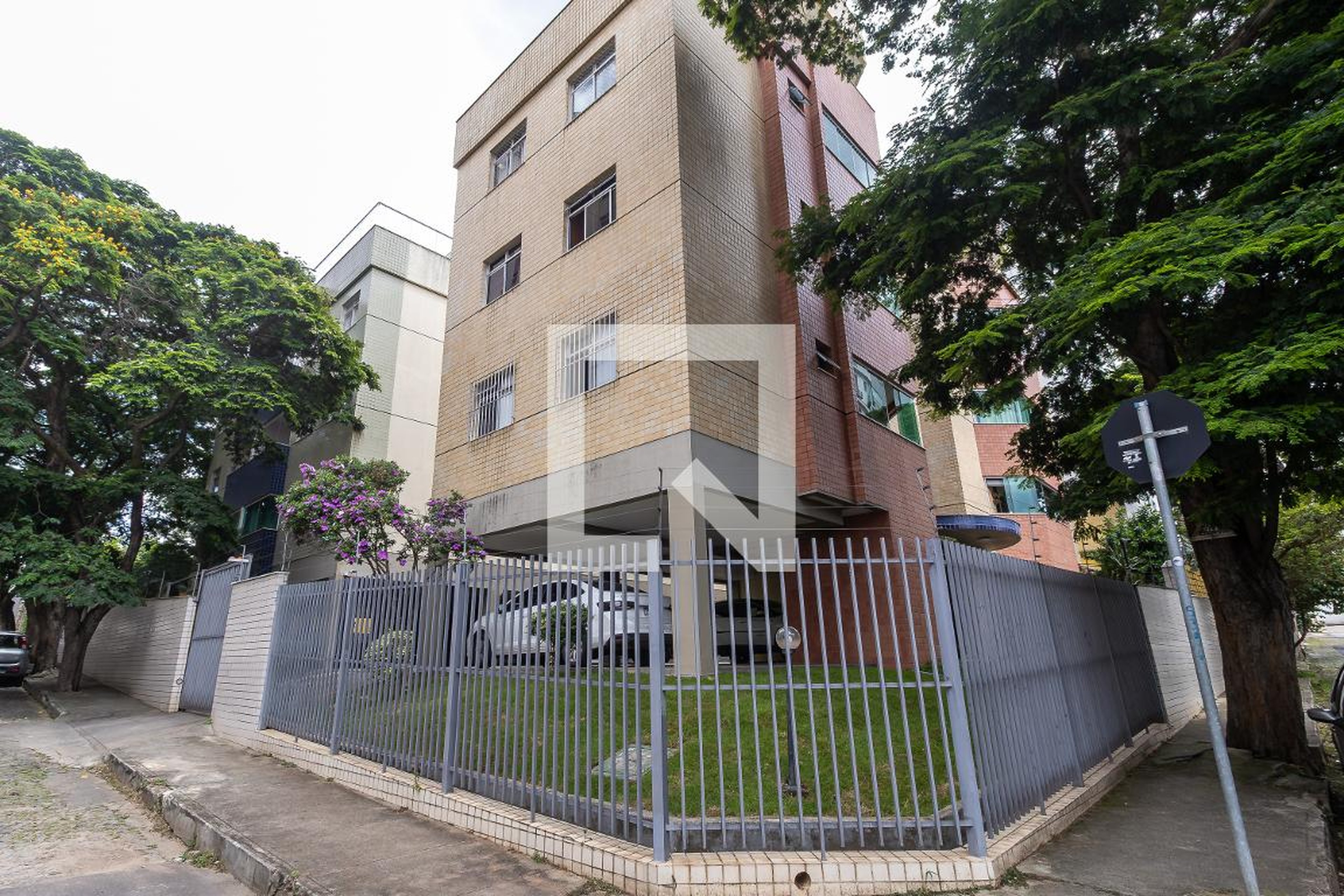 Fachada Condomínio em Rua Garuma, 395