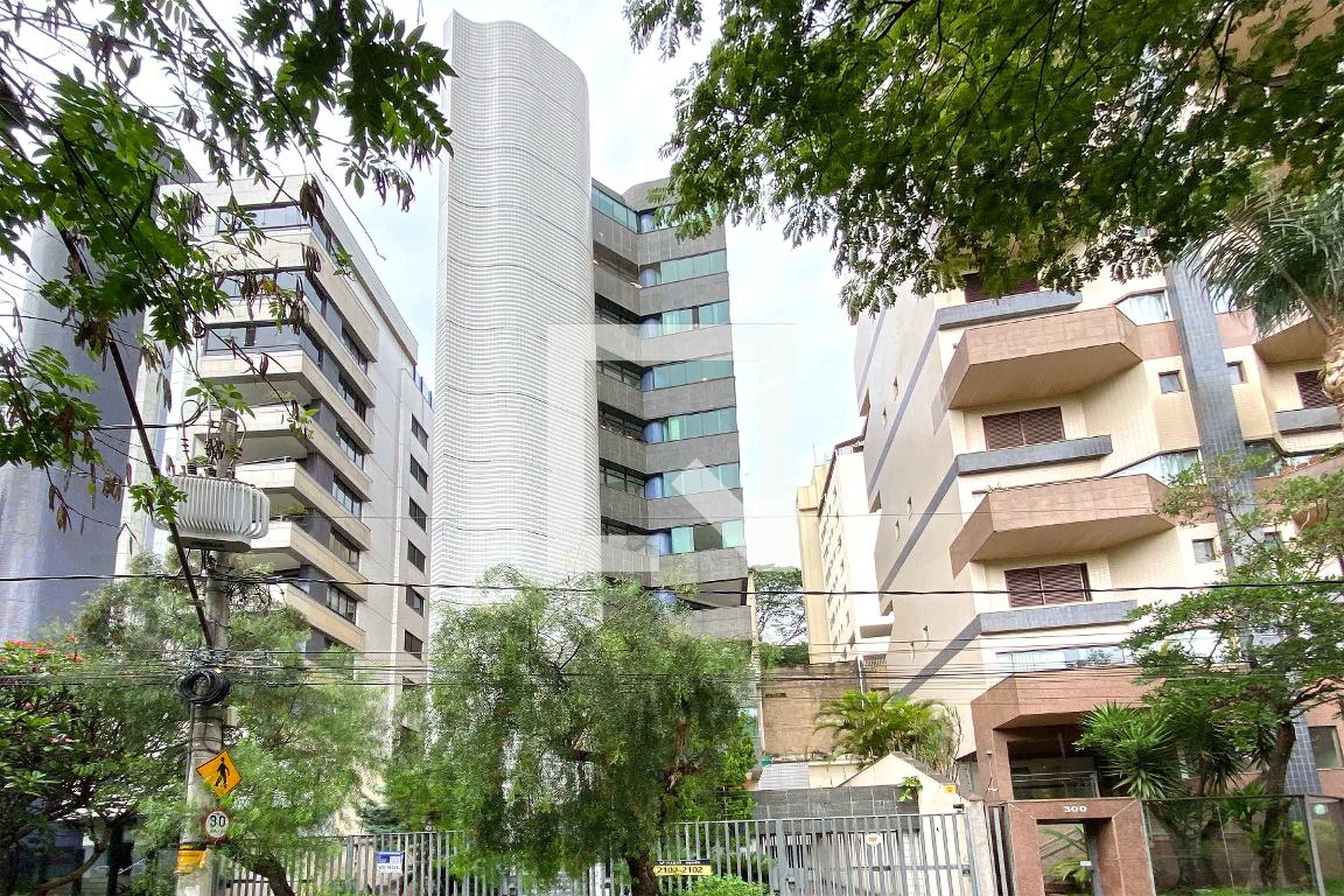 Fachada Condomínio em Rua Engenheiro Caetano Lopes, 312