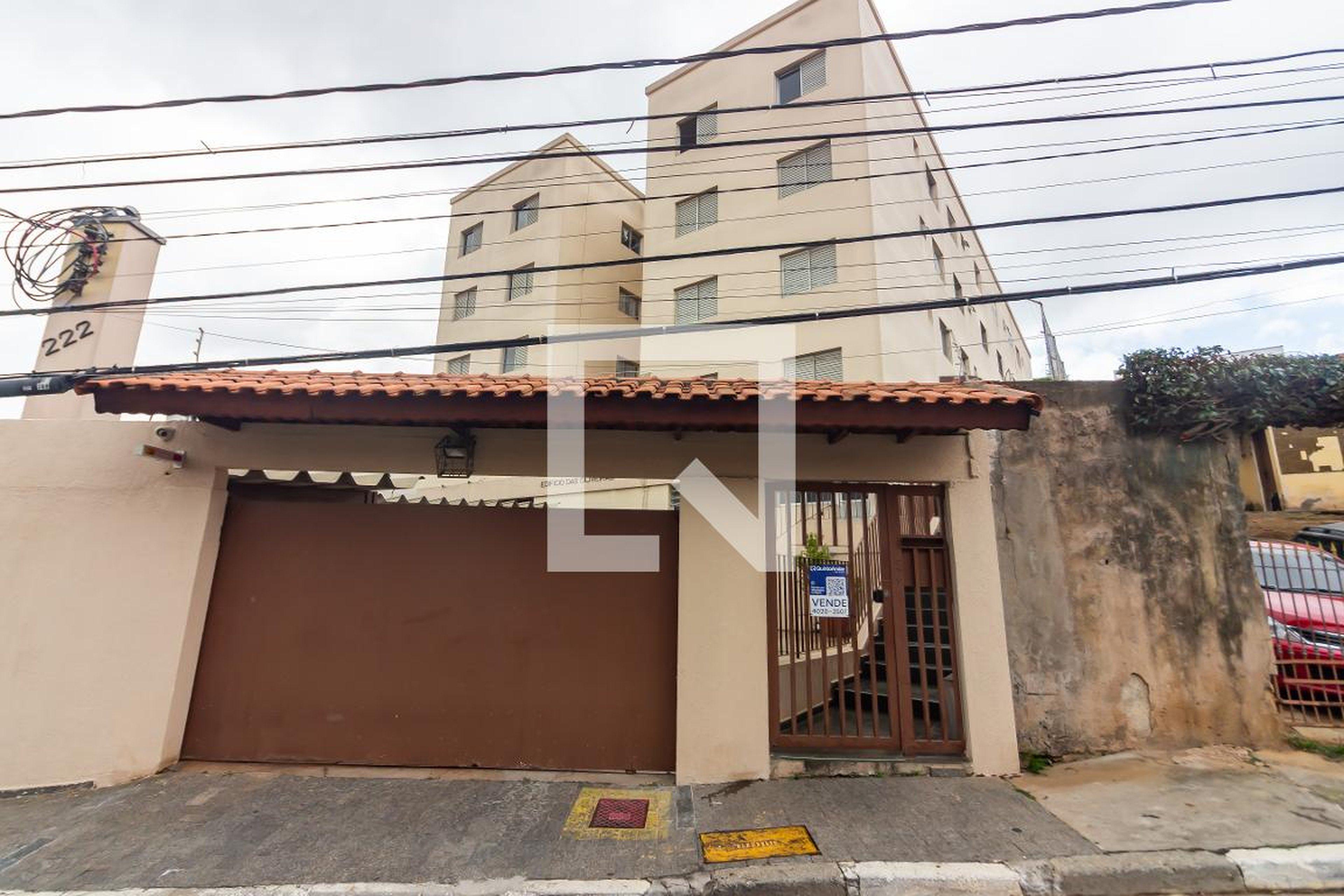 Fachada Condomínio em Rua Doutor Estevão Montebelo, 222