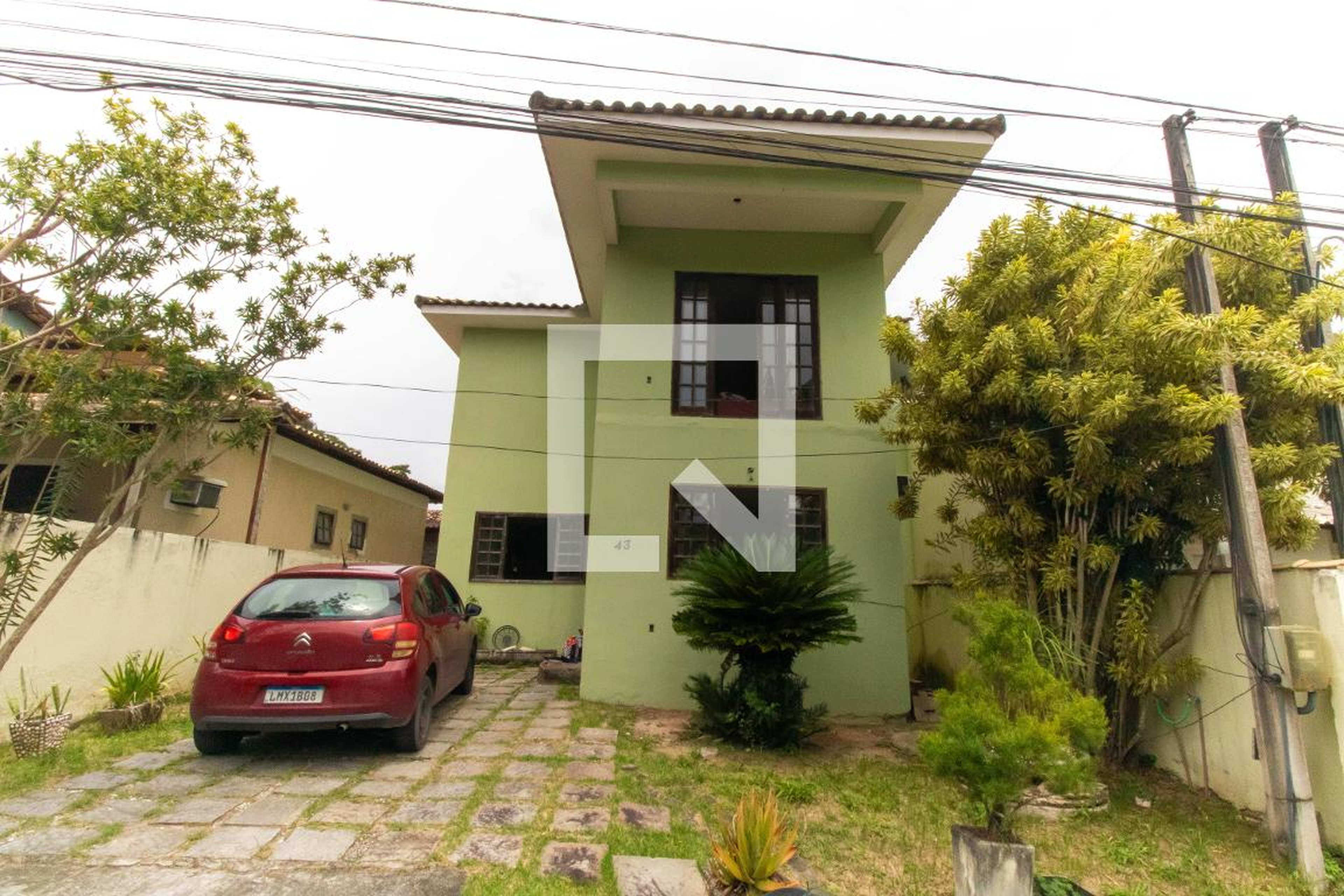 Fachada Condomínio em RJ-106, 10000