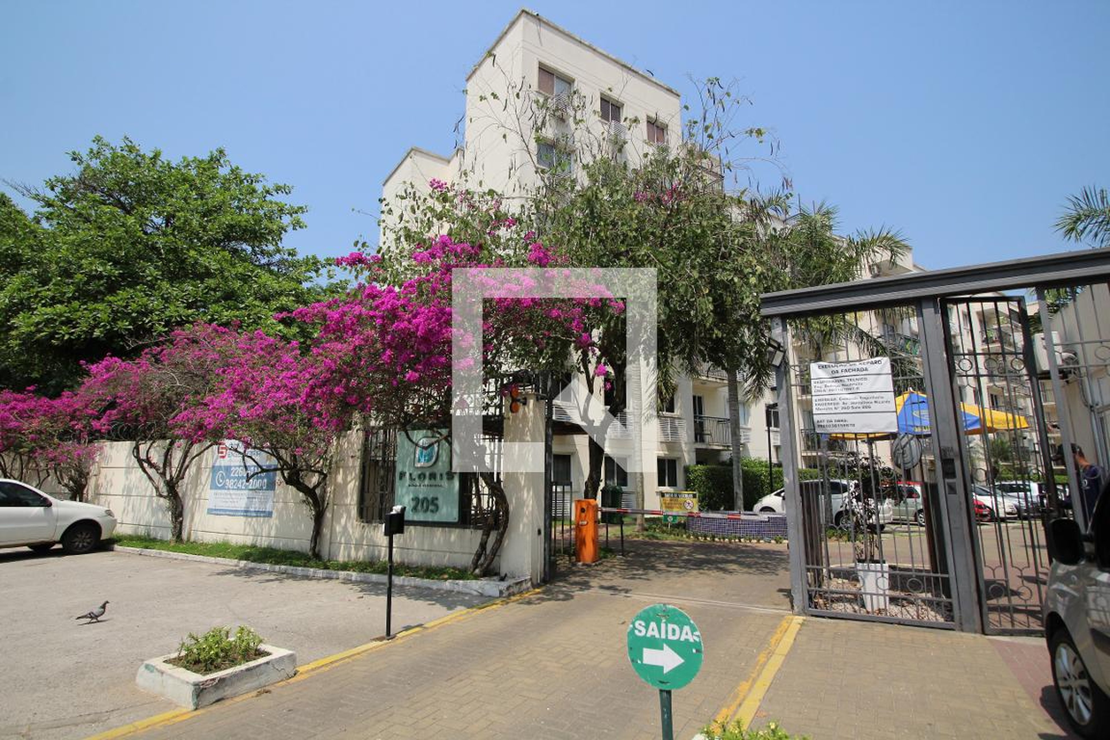 Fachada Condomínio Floris Bosque Residencial