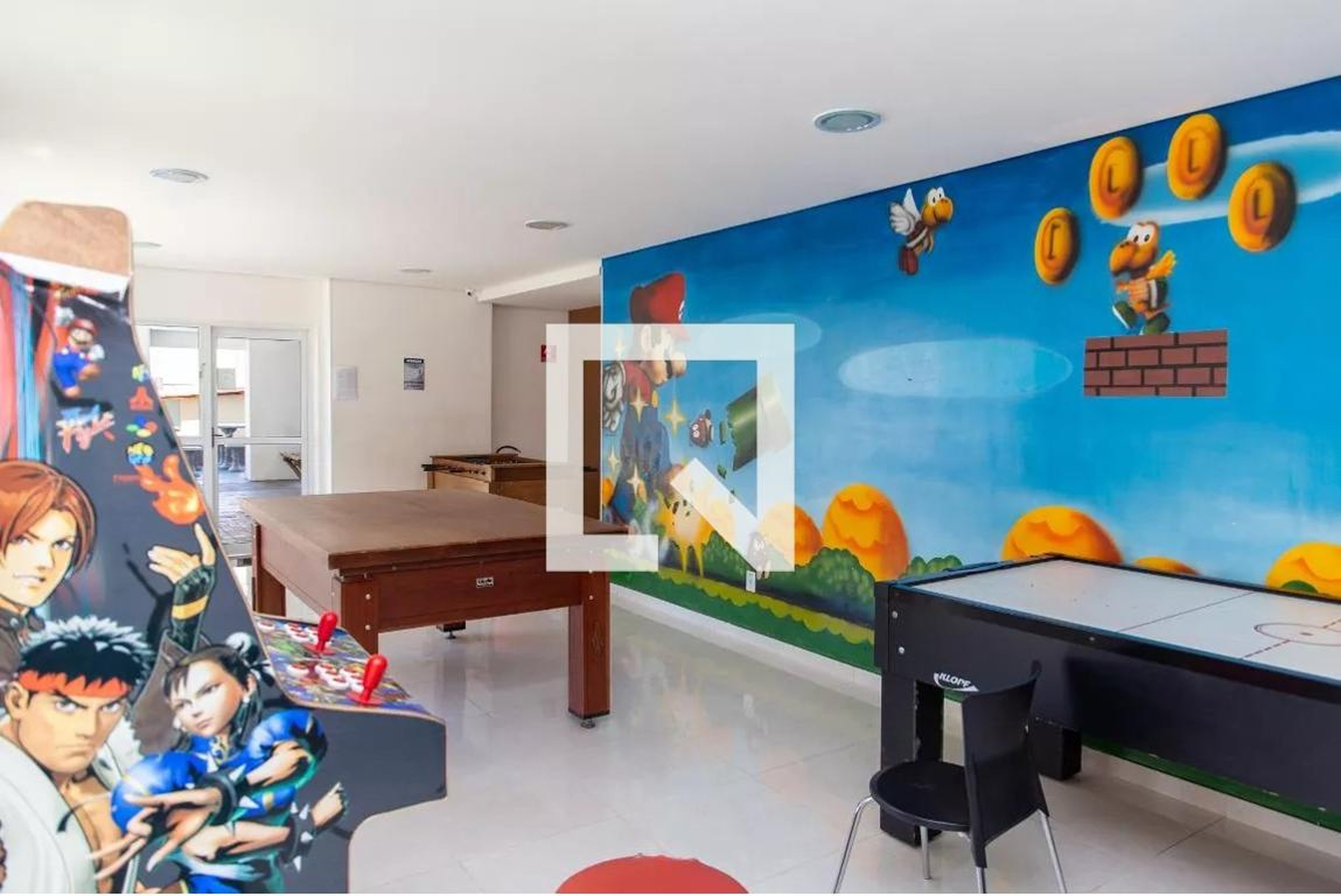 Salão de jogos - A Praça Diadema. II