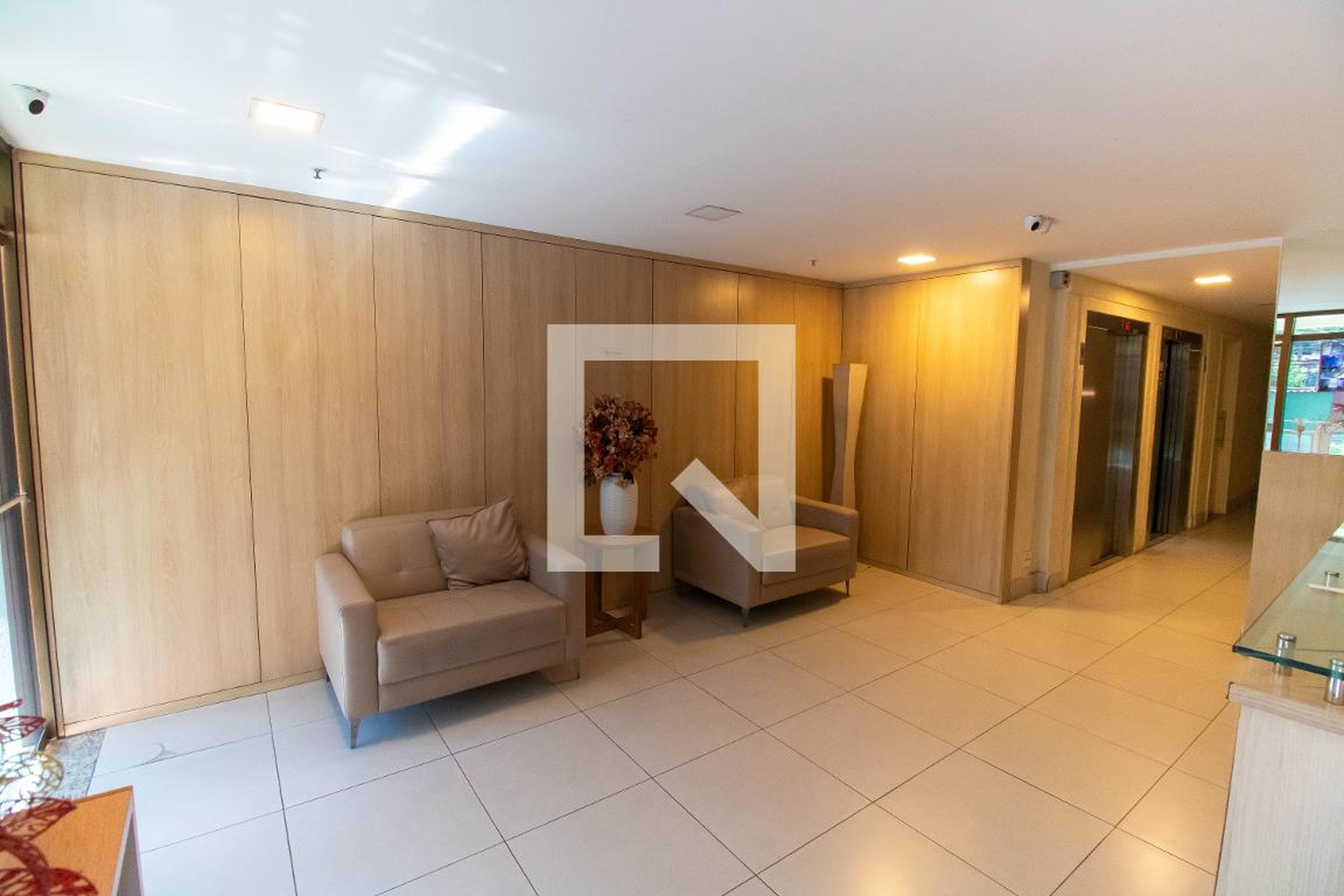 Área comum - Tour de Saint Denis