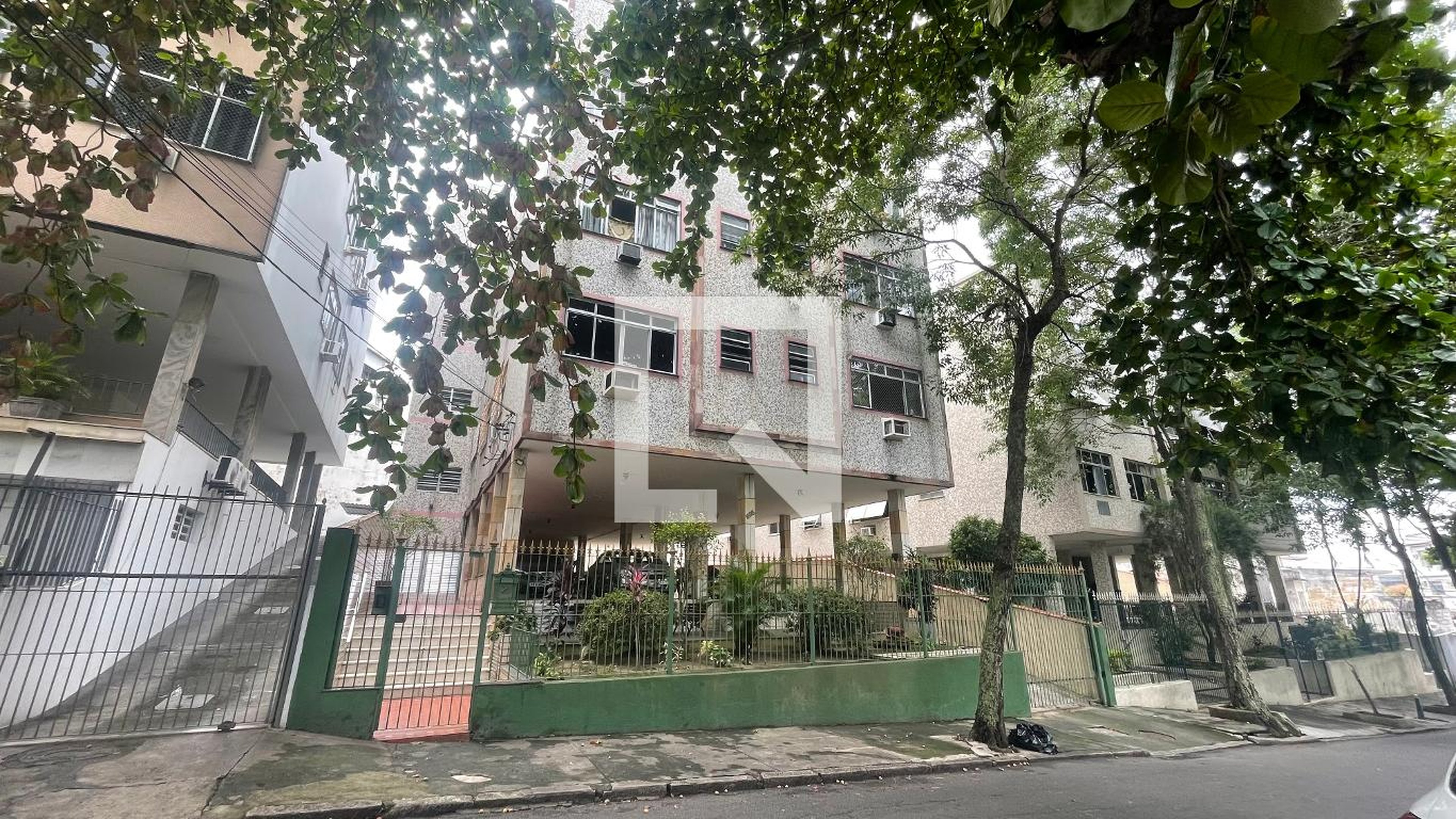 Fachada Condomínio em Rua Ituá, 1695