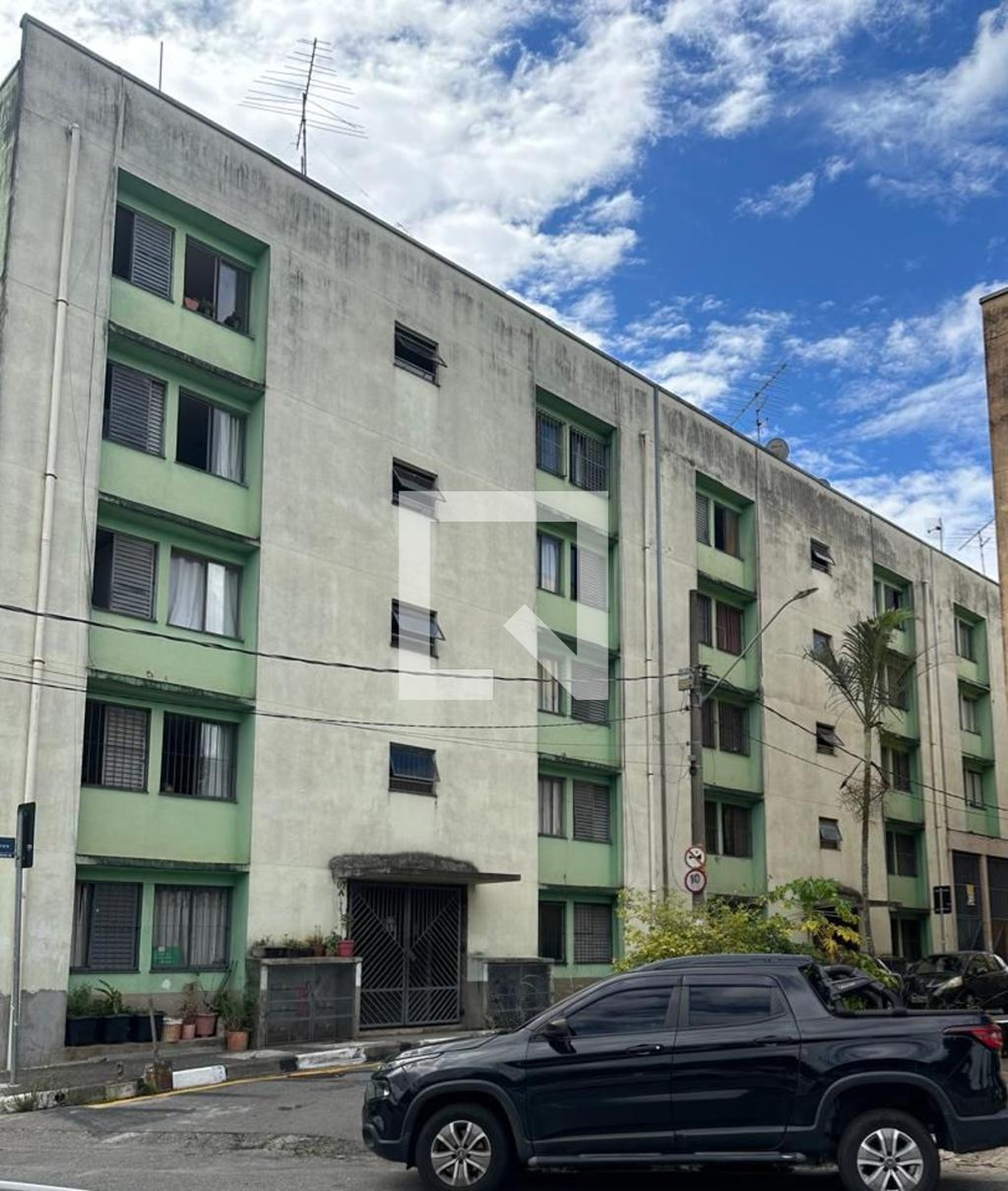 Fachada Condomínio em Alameda Umburana, 17 B