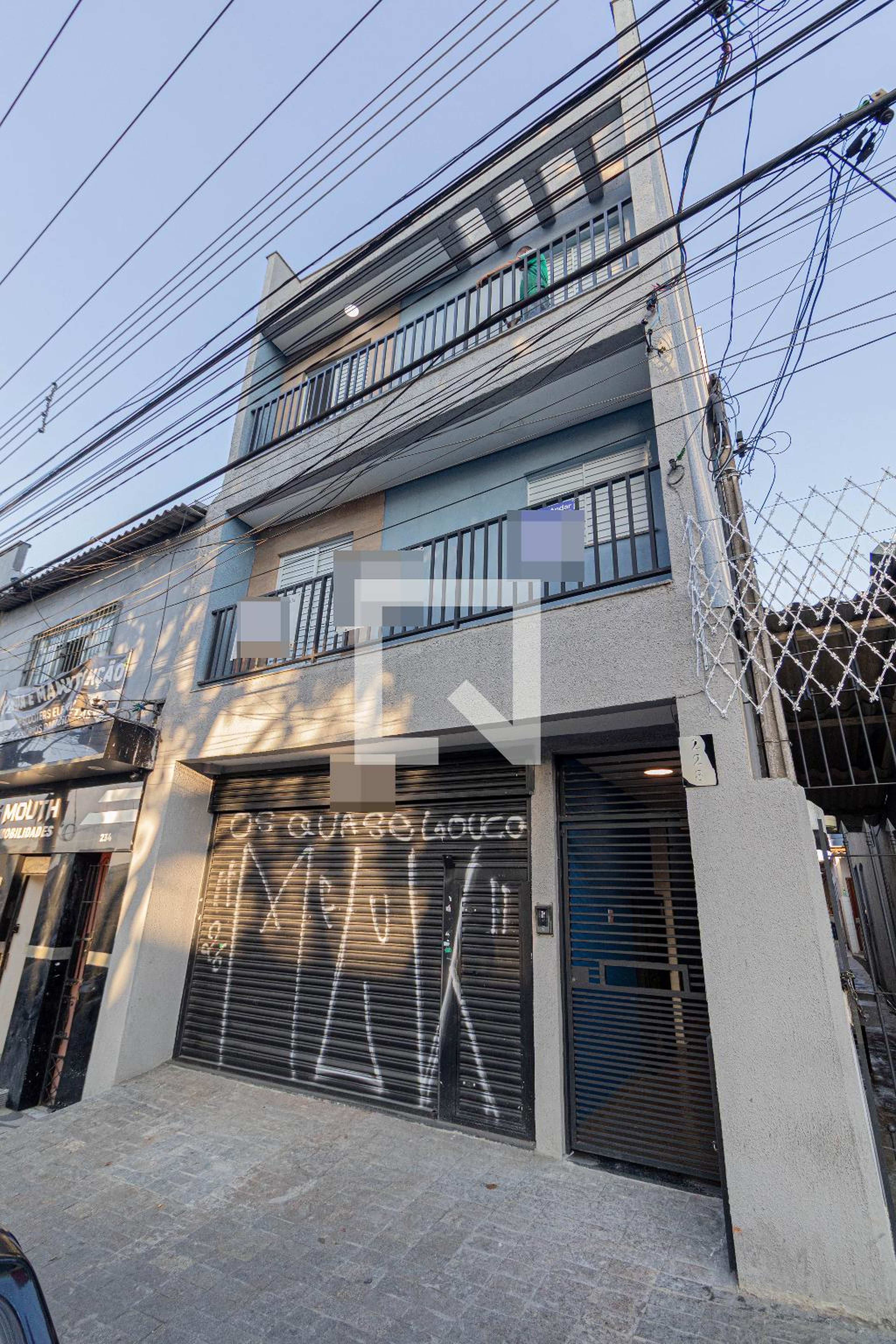 Fachada Condomínio em Avenida São Miguel, 228