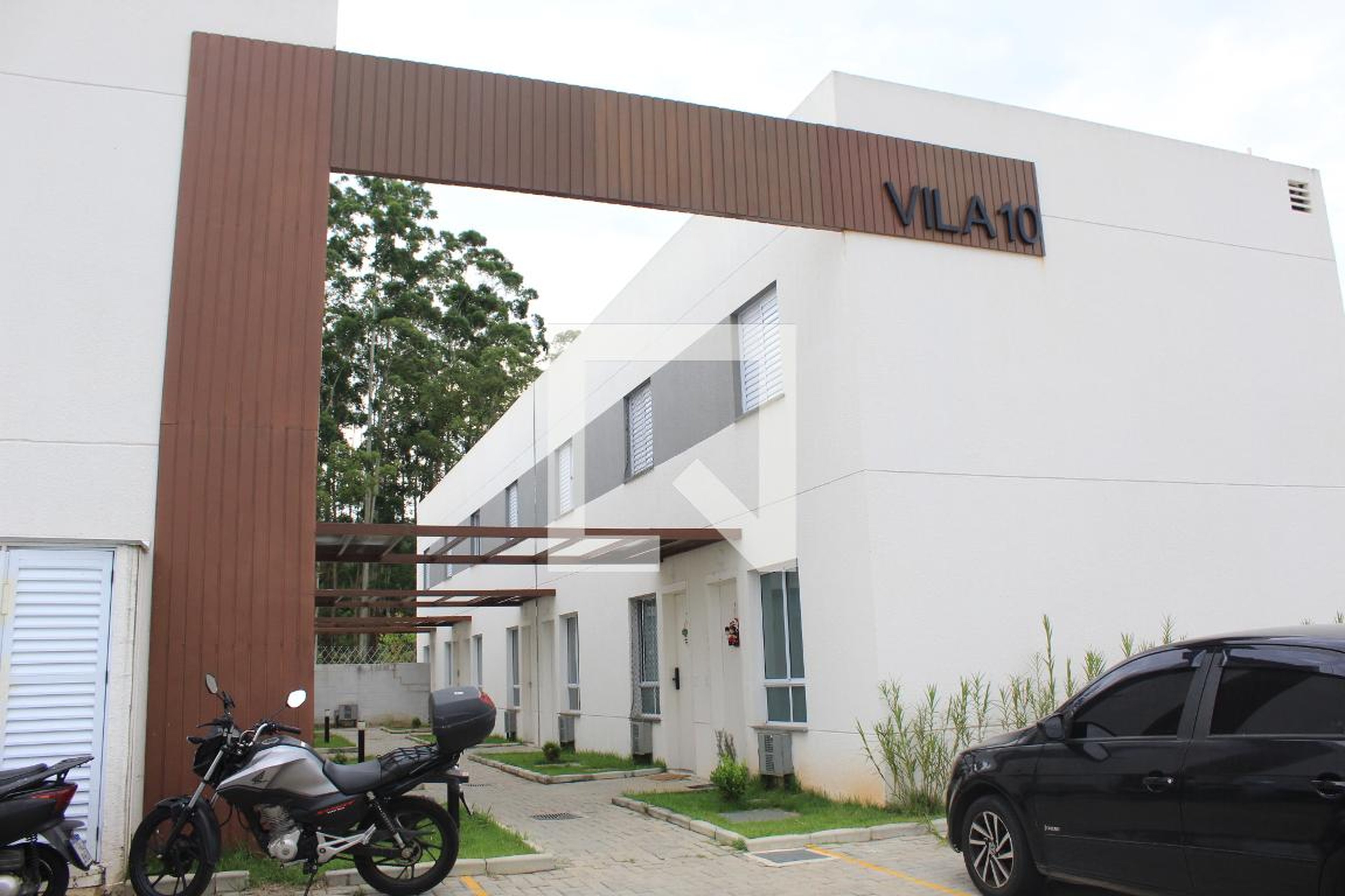 Fachada Condomínio em Estrada dos Fischer's, 2583