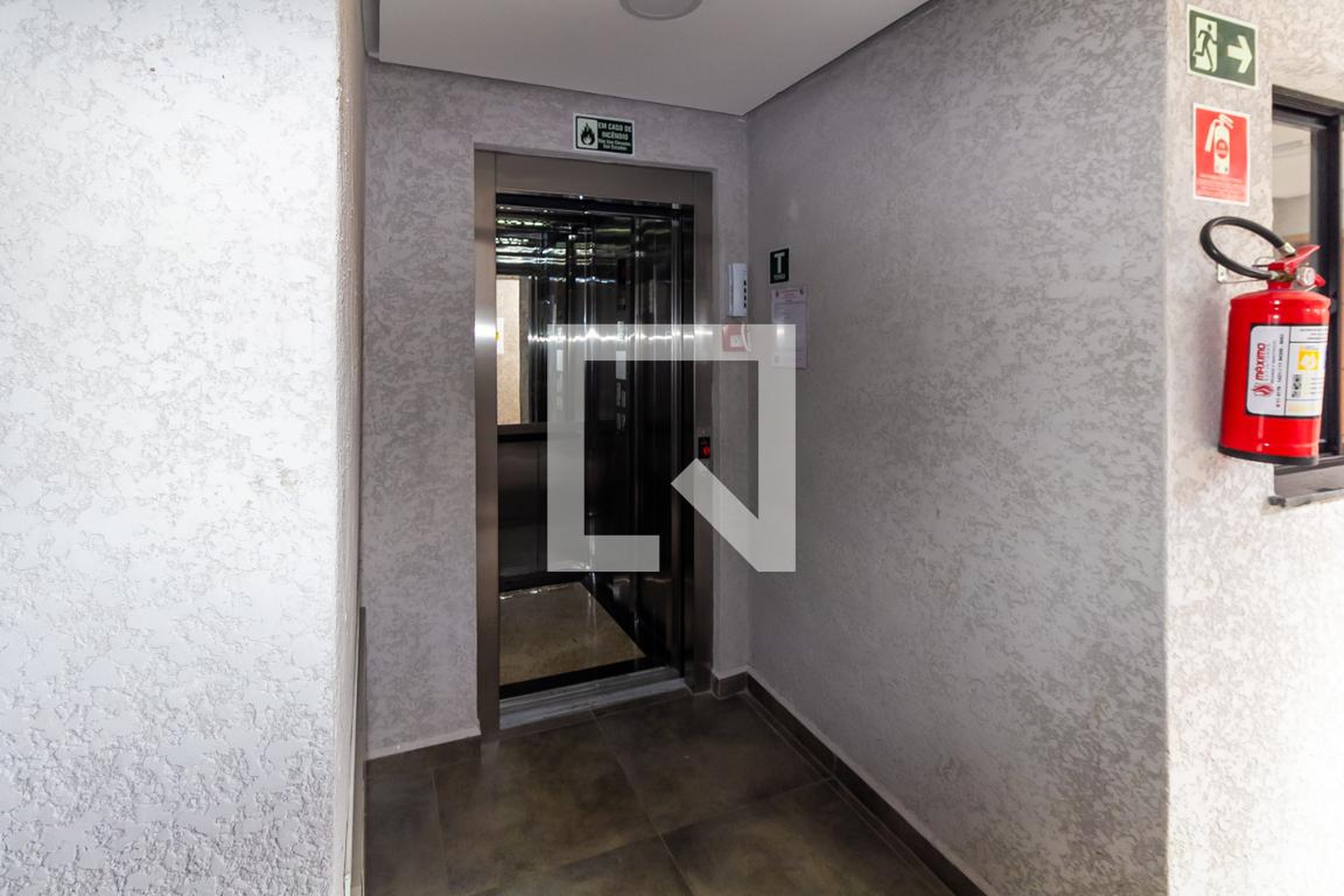 Elevador - Residencial Elza Flora