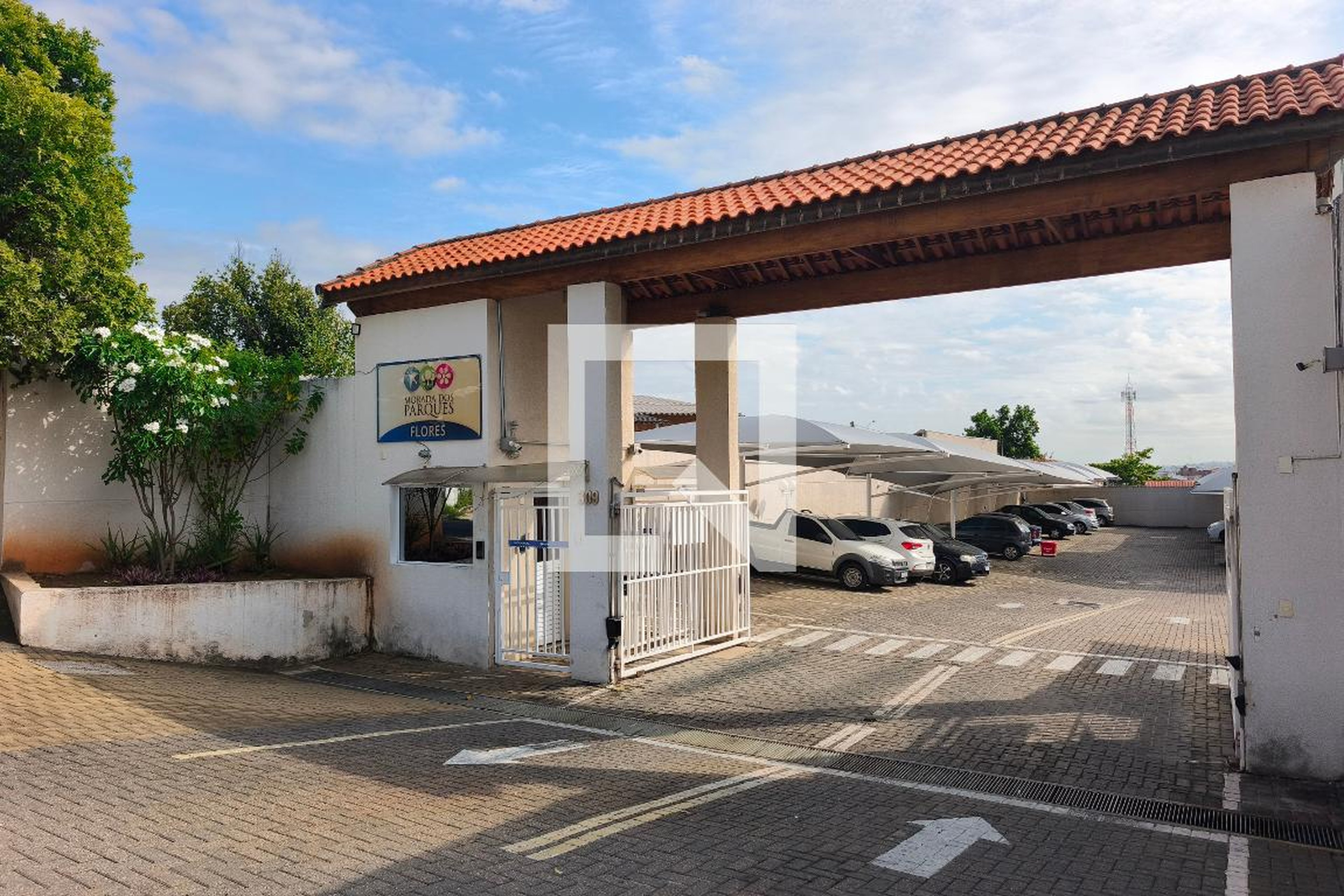 Fachada do Condomínio Condomínio Parque das Árvores