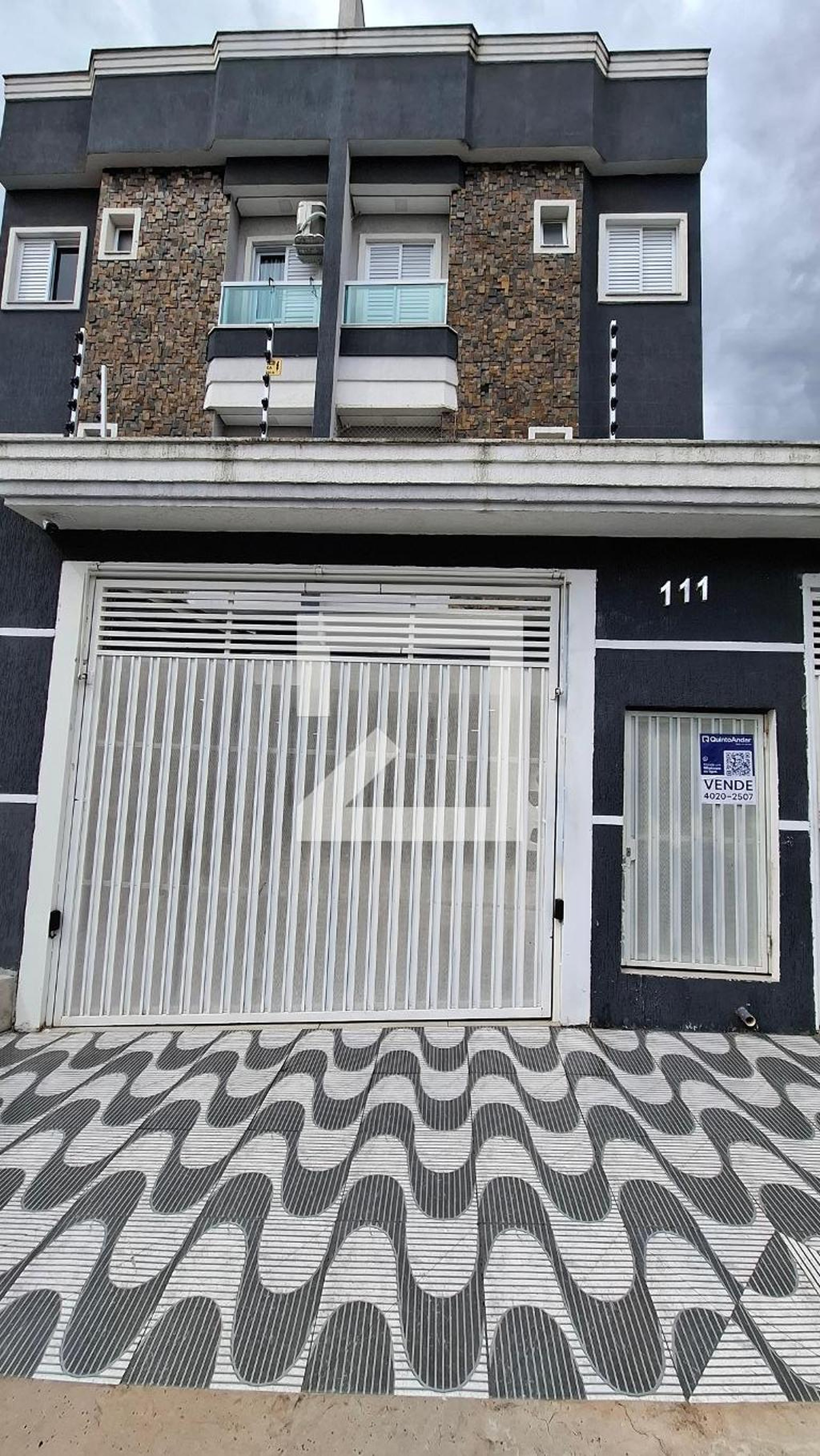 Fachada Condomínio em Rua Nilde, 111