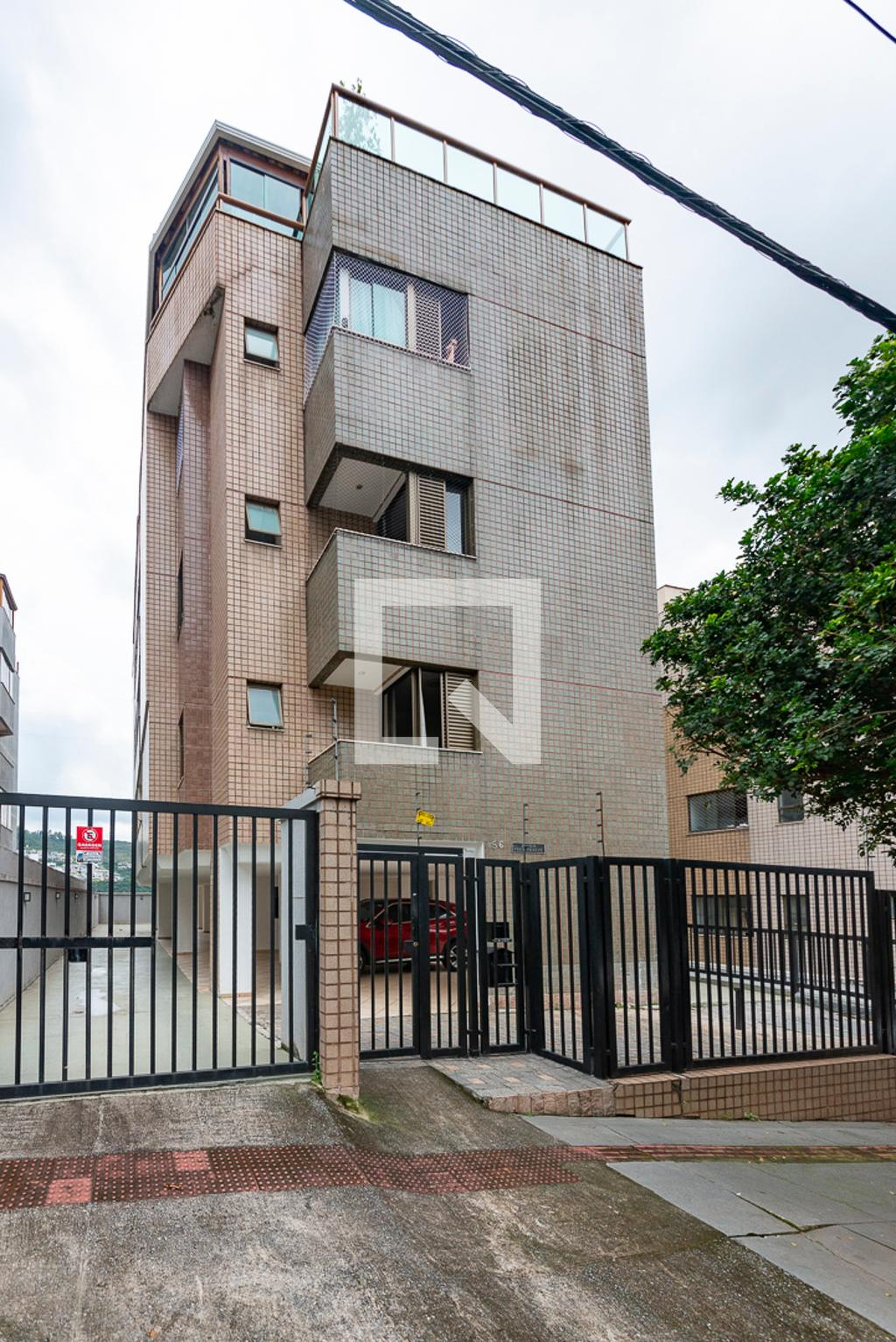 Fachada Condomínio em Rua Stella Hanriot, 56