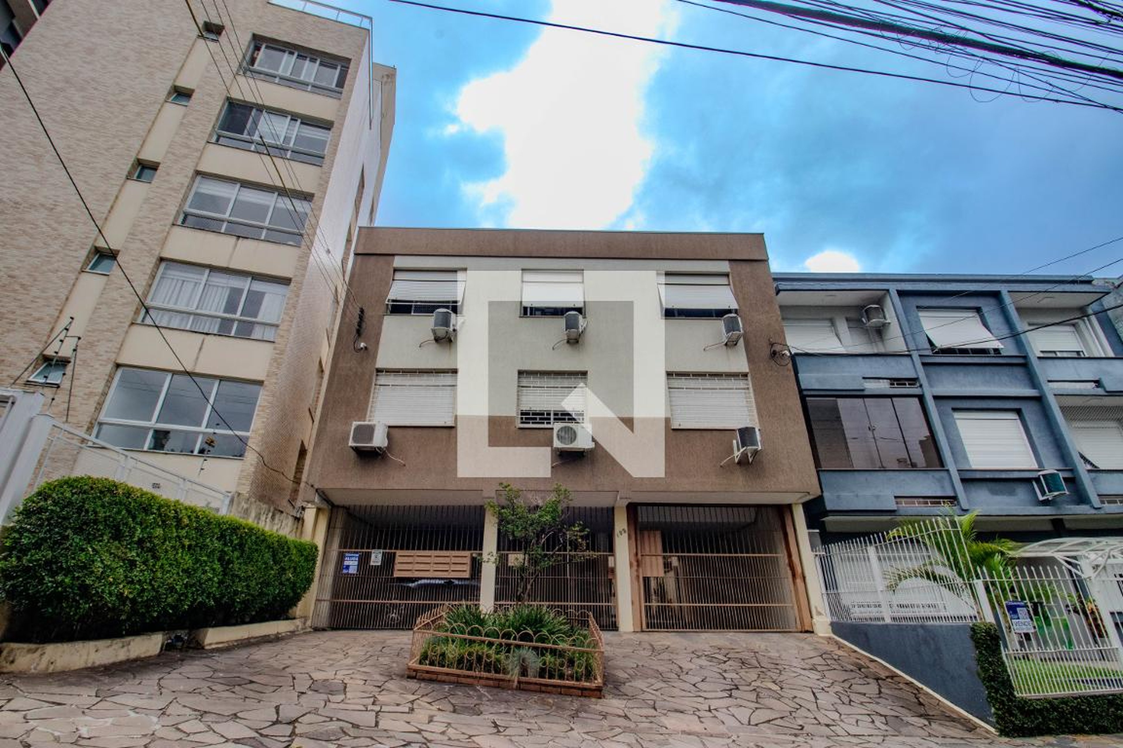 Fachada Condomínio Pinheirinho