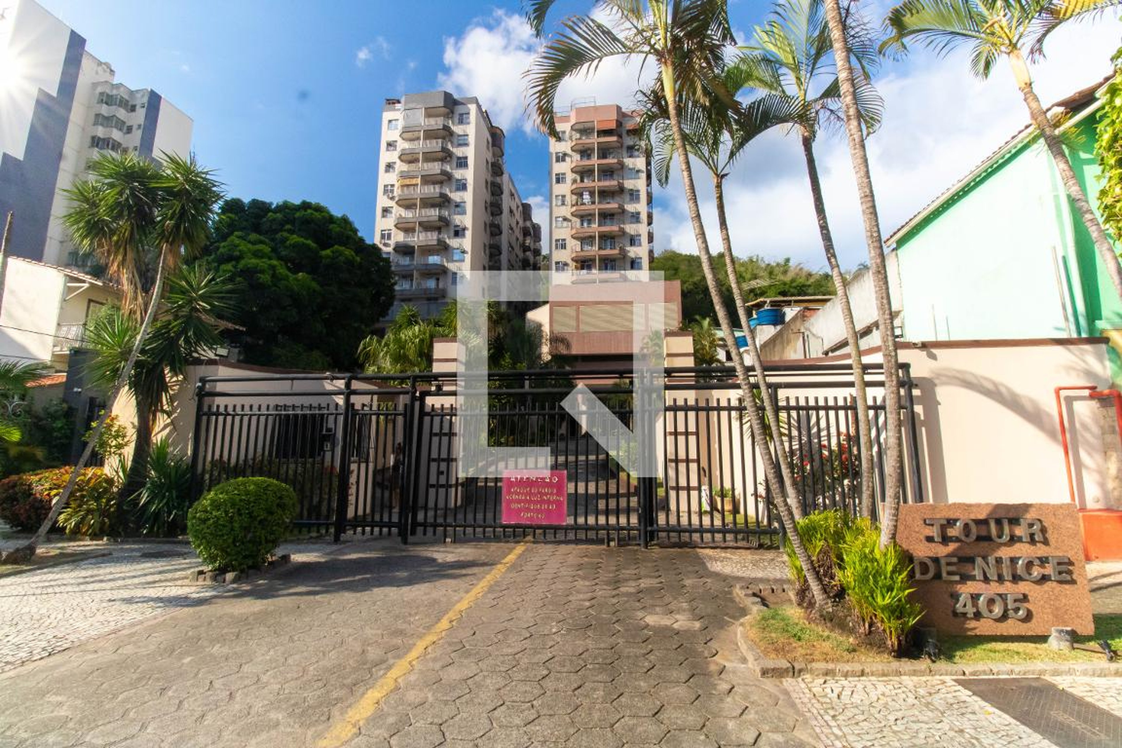 Fachada Condomínio Tour de Nice