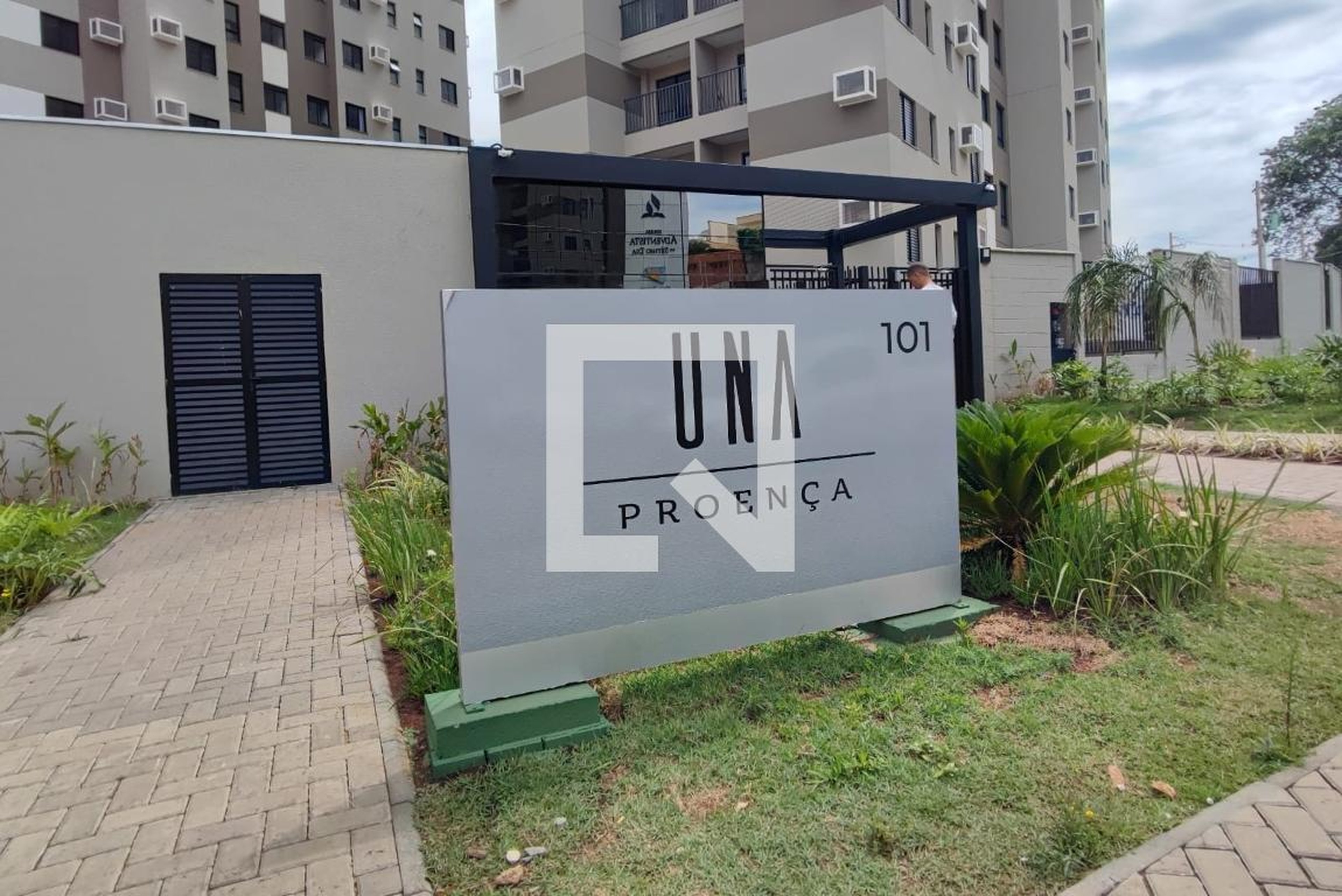 Fachada do Condomínio Condomínio Una Proença