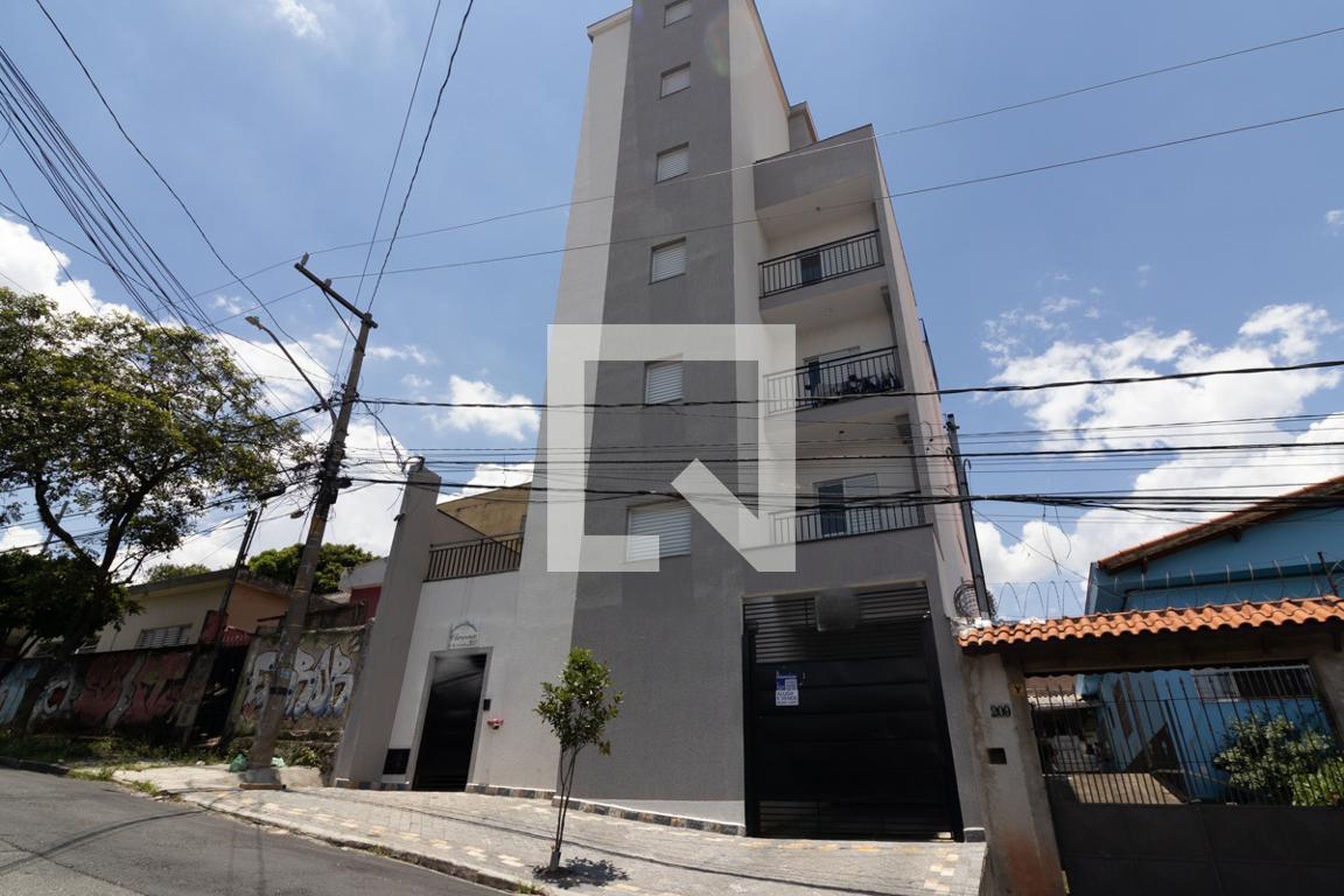 Fachada Condomínio em Rua Filipe de Carvalho, 203