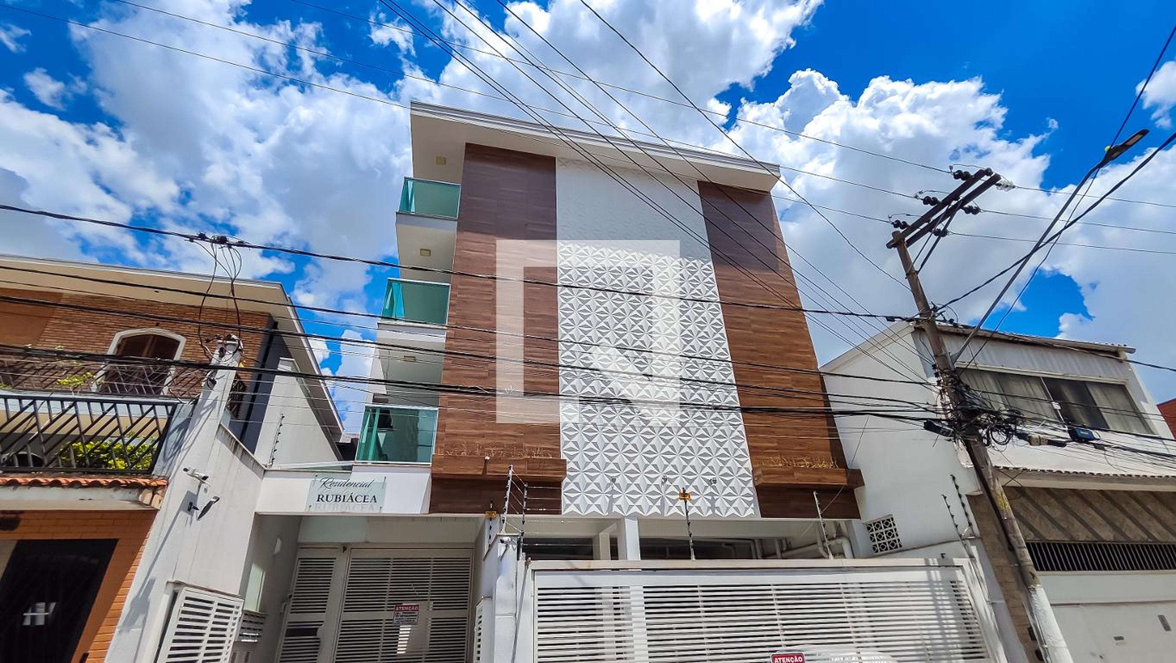 Fachada do Prédio Condomínio em Rua Rubiácea, 212