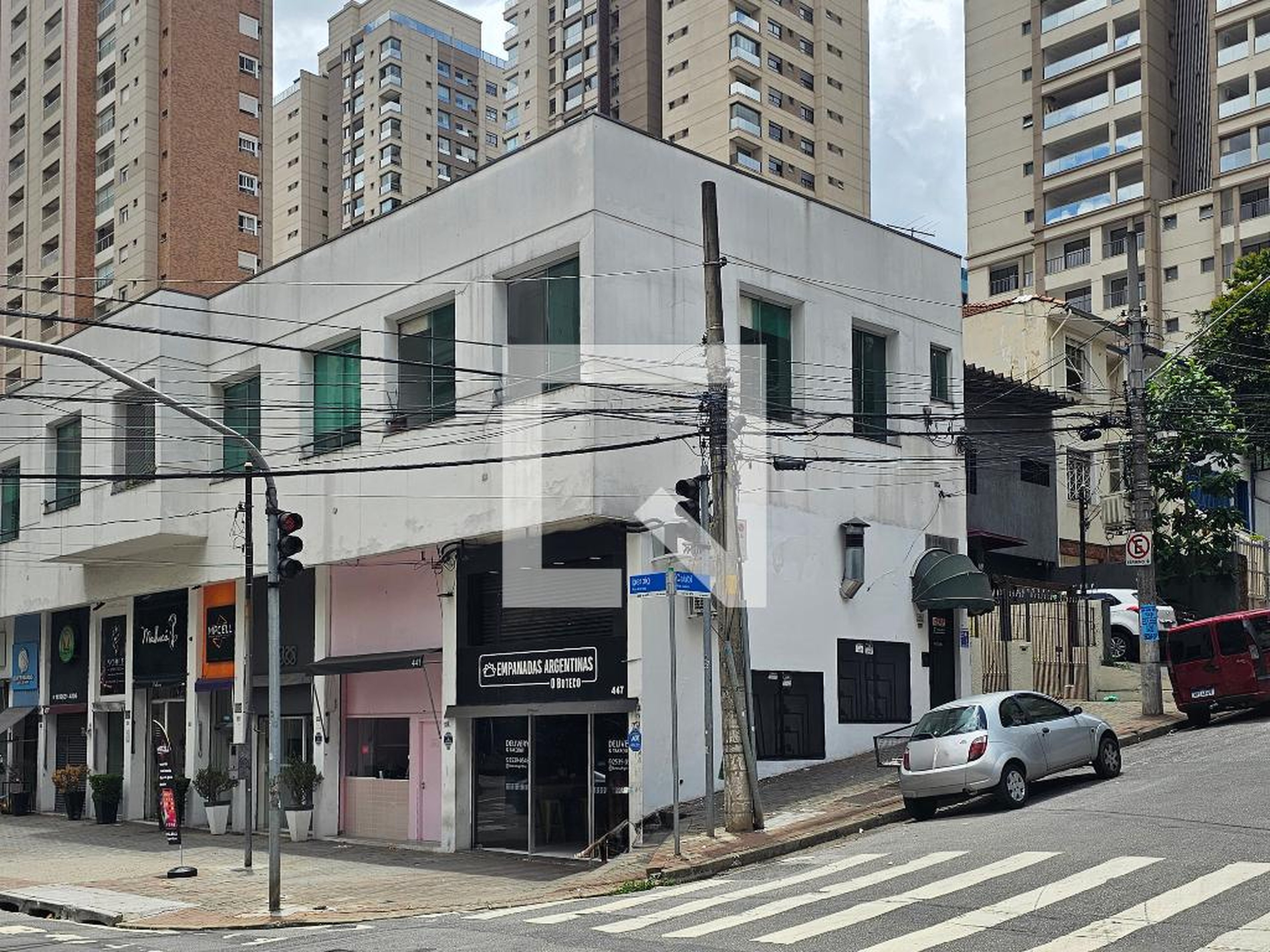 Fachada Condomínio em Rua Caiubí, 1014