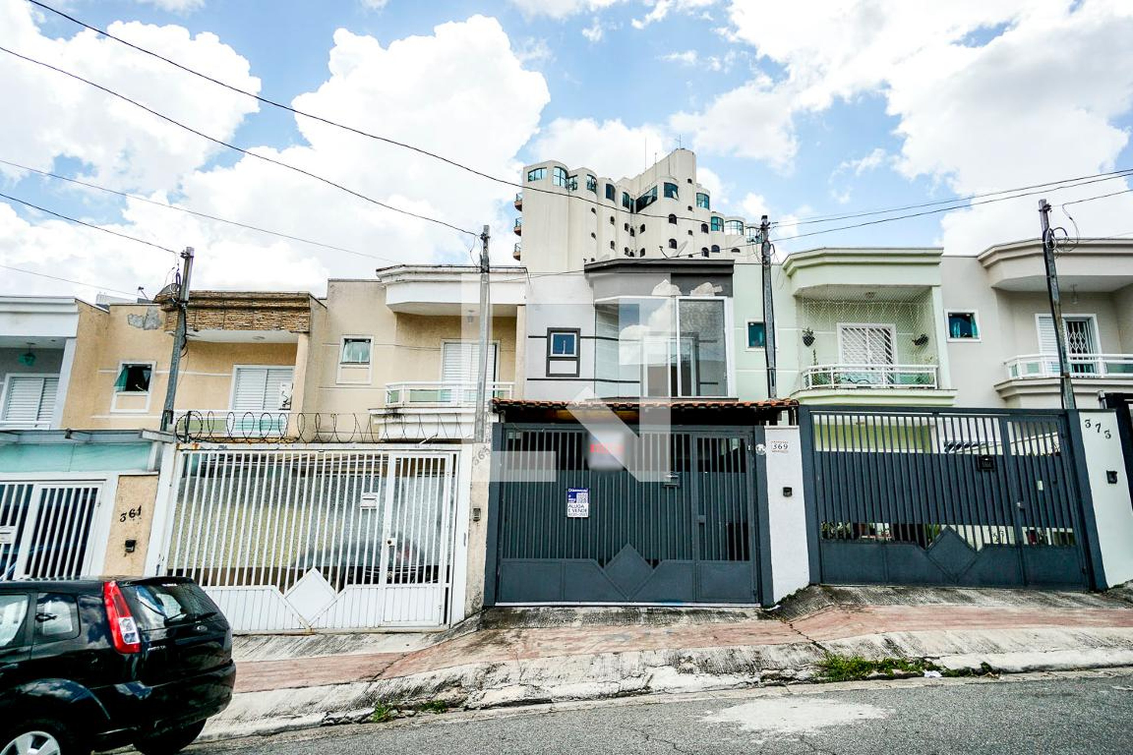 Fachada Condomínio em Rua Antônio Lindoro da Silva, 369