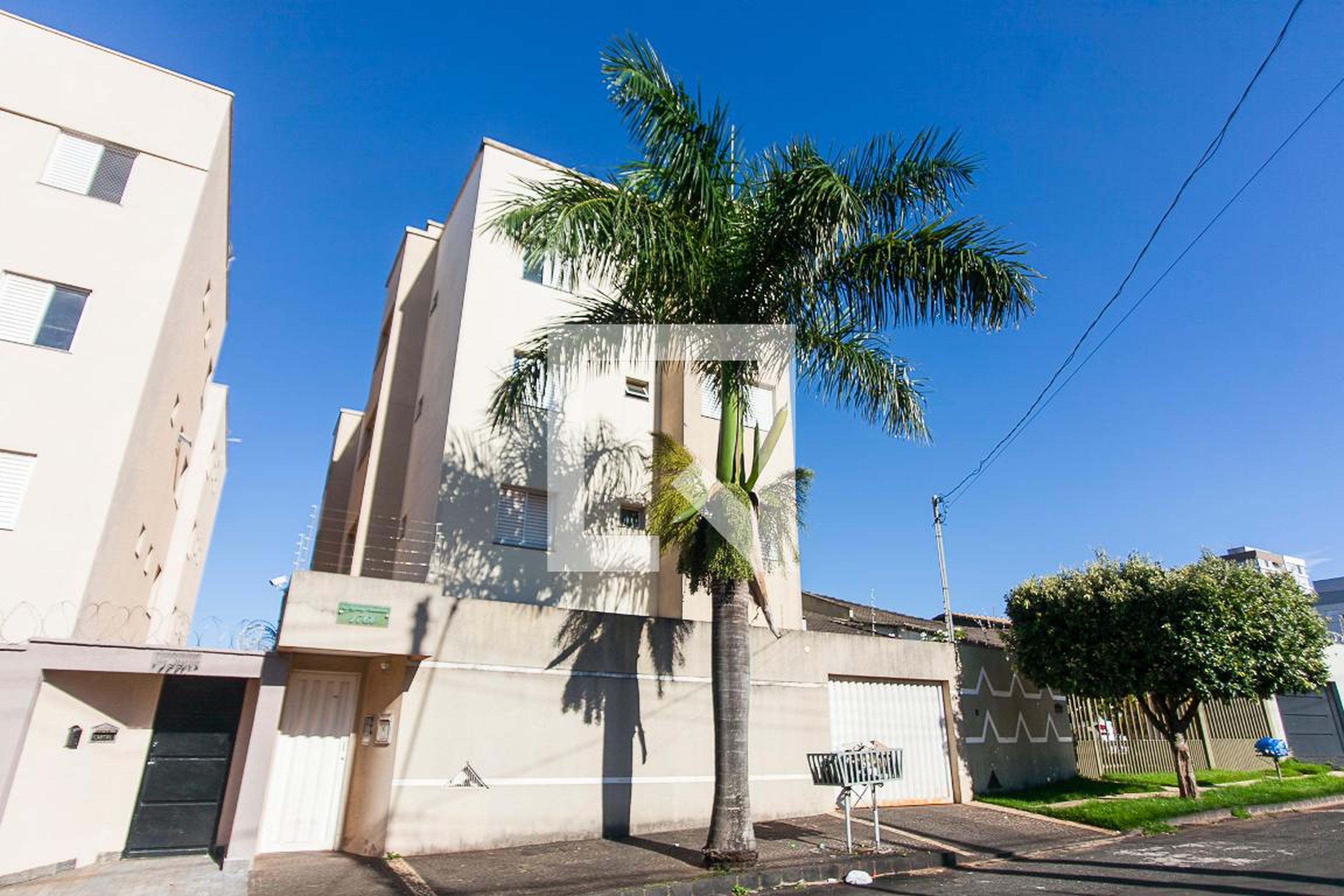 Fachada Condomínio em Rua Francisco Antônio de Oliveira, 1760