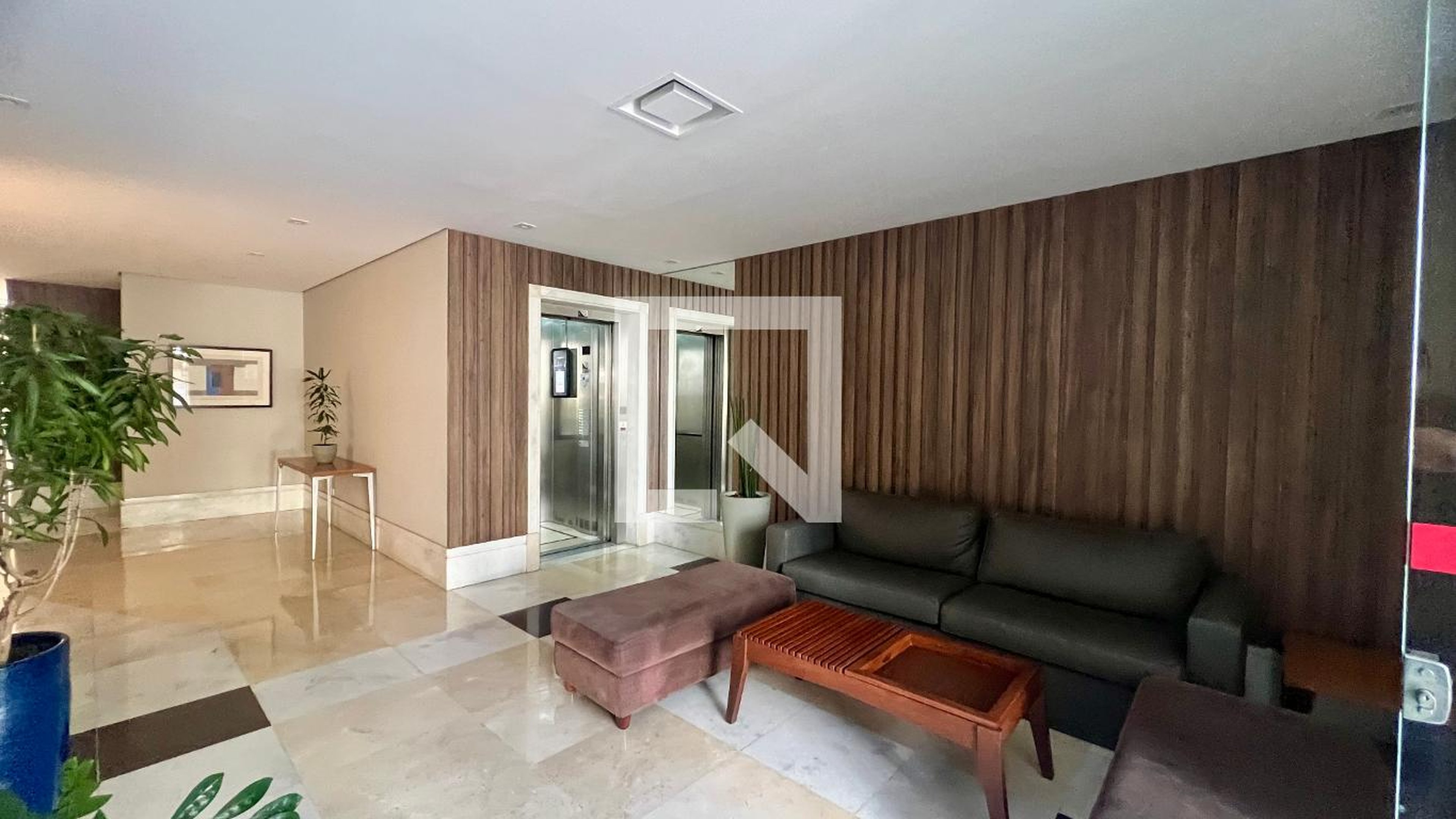 Hall de entrada - Edifício Practical Life