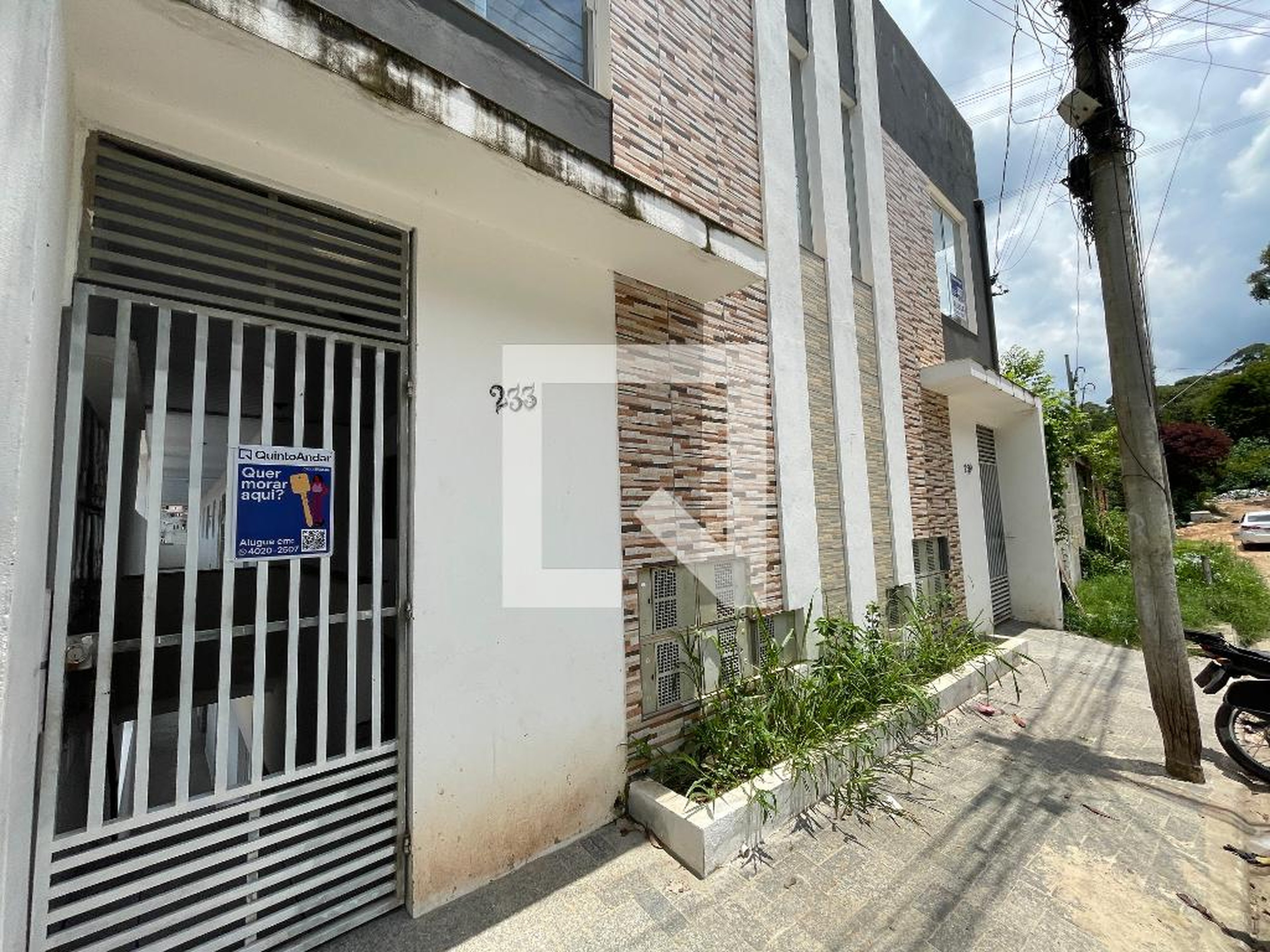 Fachada Condomínio em Rua Mirante da Mata, 233