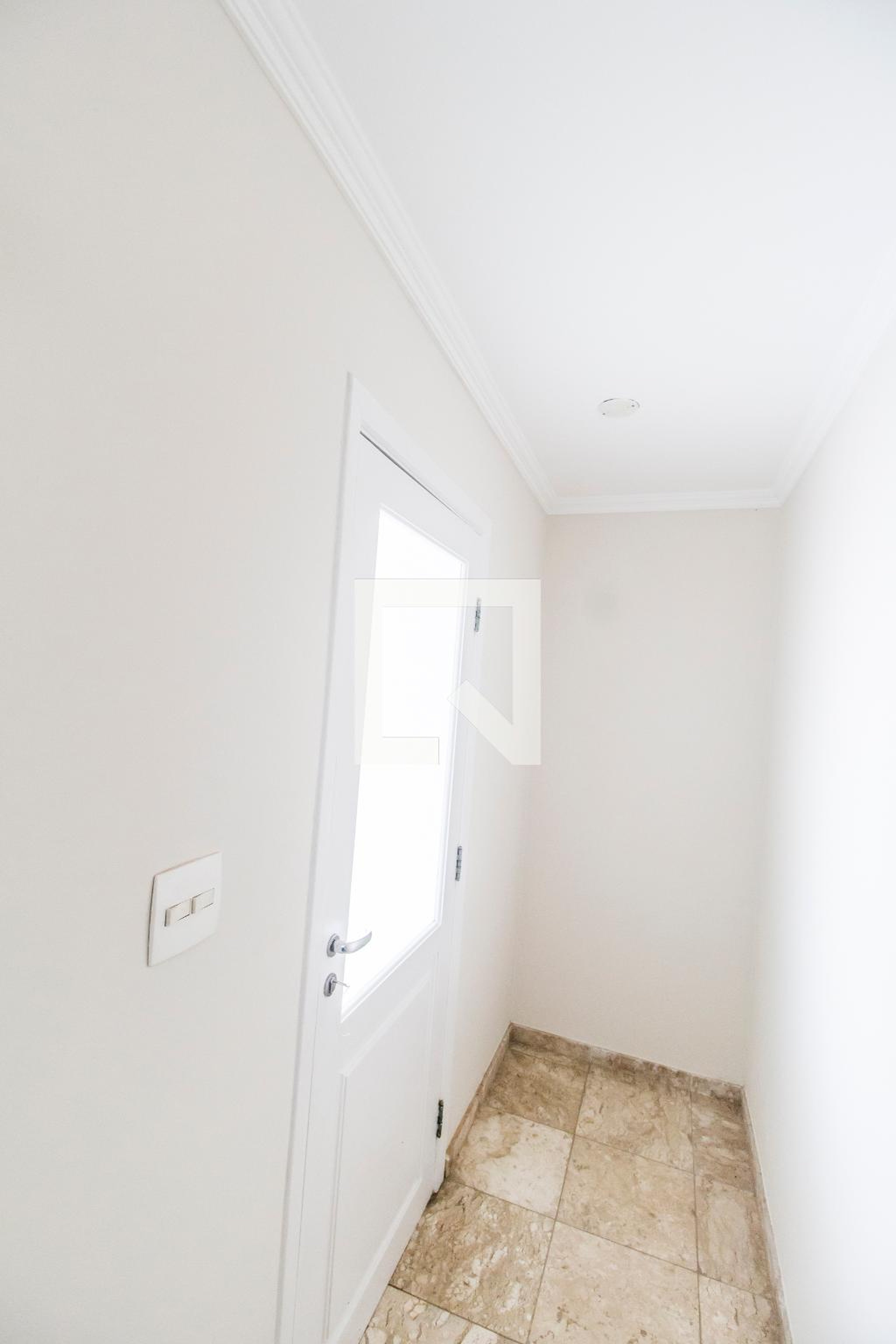 Entrada Condomínio em Alameda Valê do Taquarí, 132