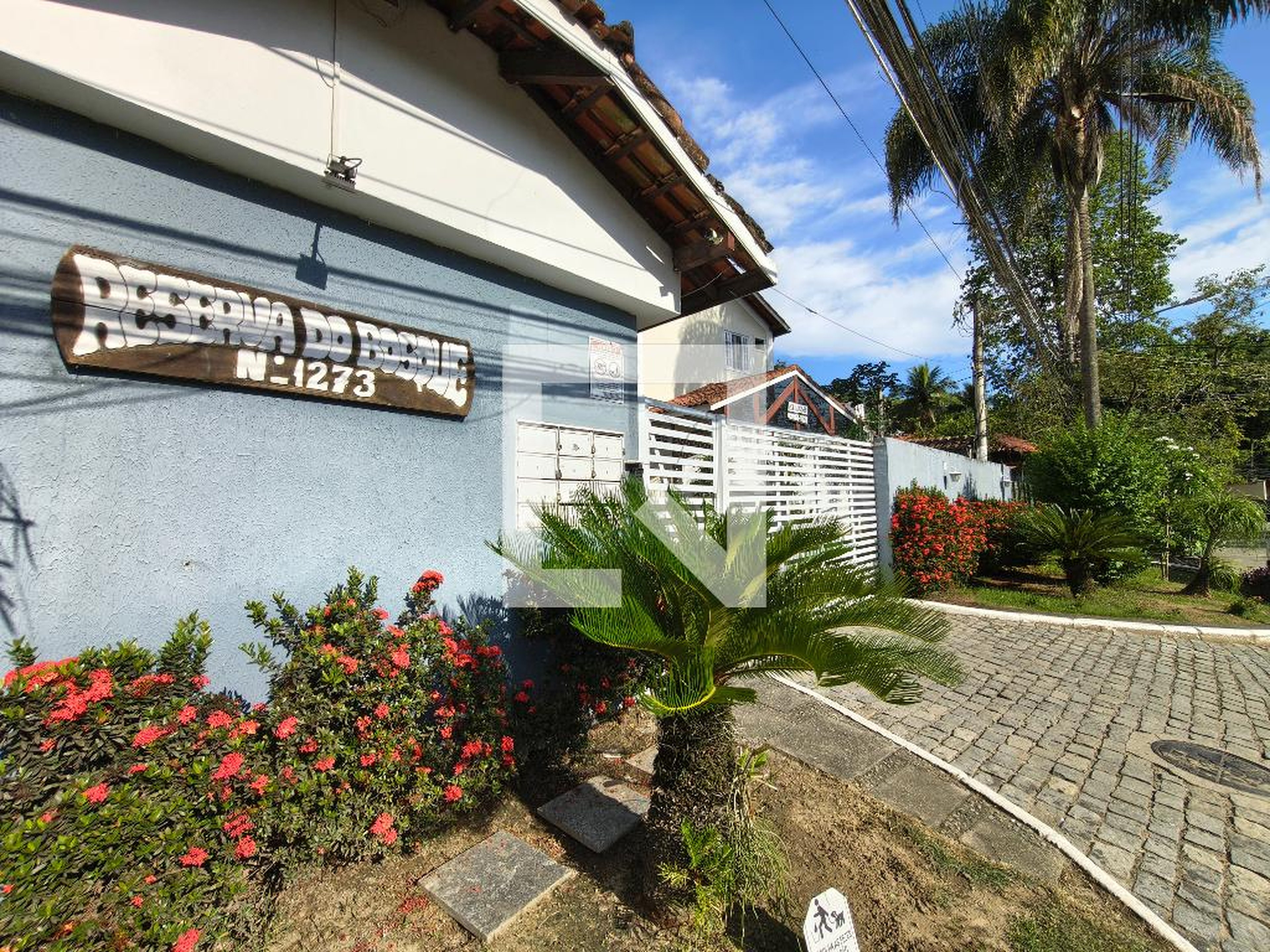 Fachada Condomínio em Rua Araticum, 1273