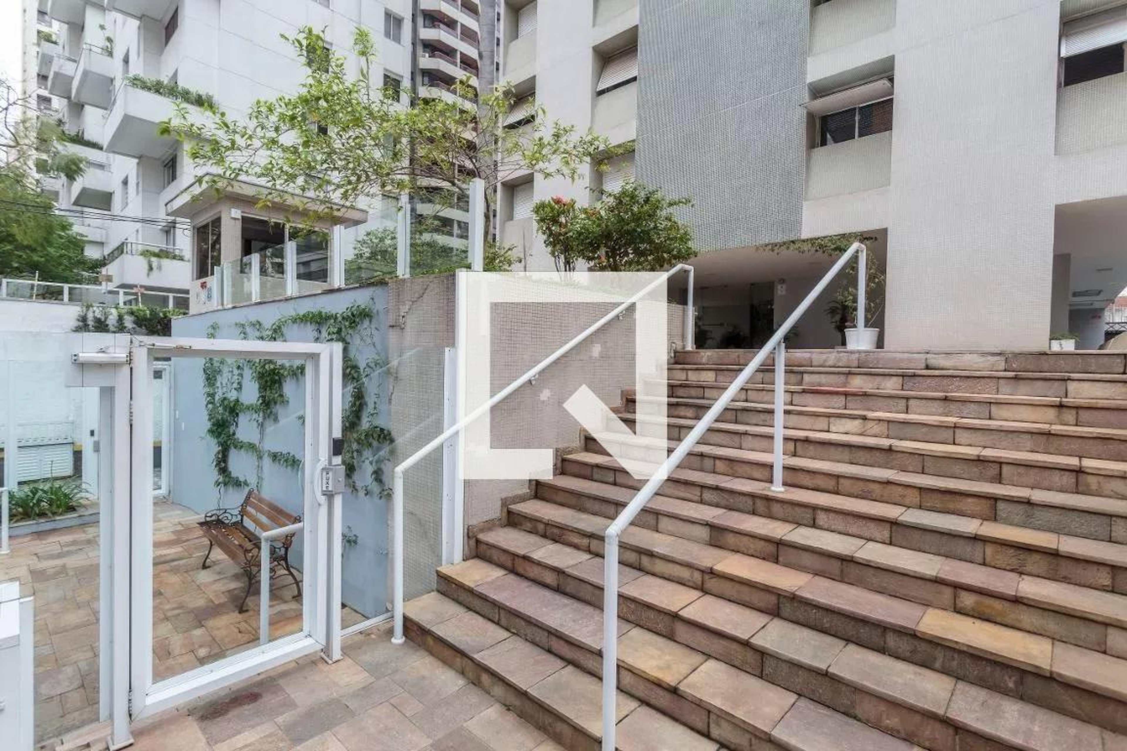 Fachada Condomínio Praia de Itapuã