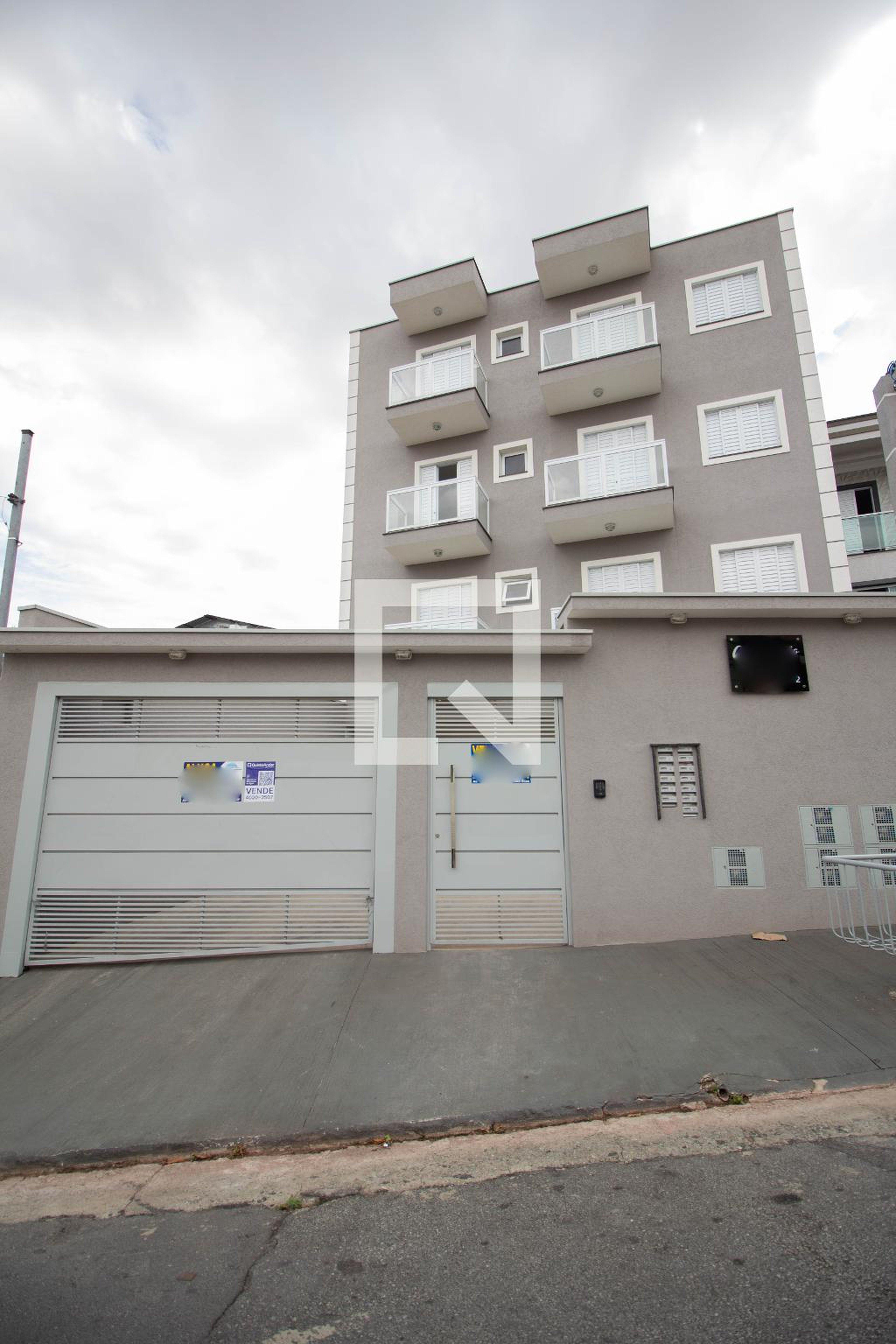 Fachada Condomínio em Rua Rubens de Souza Araújo, 602