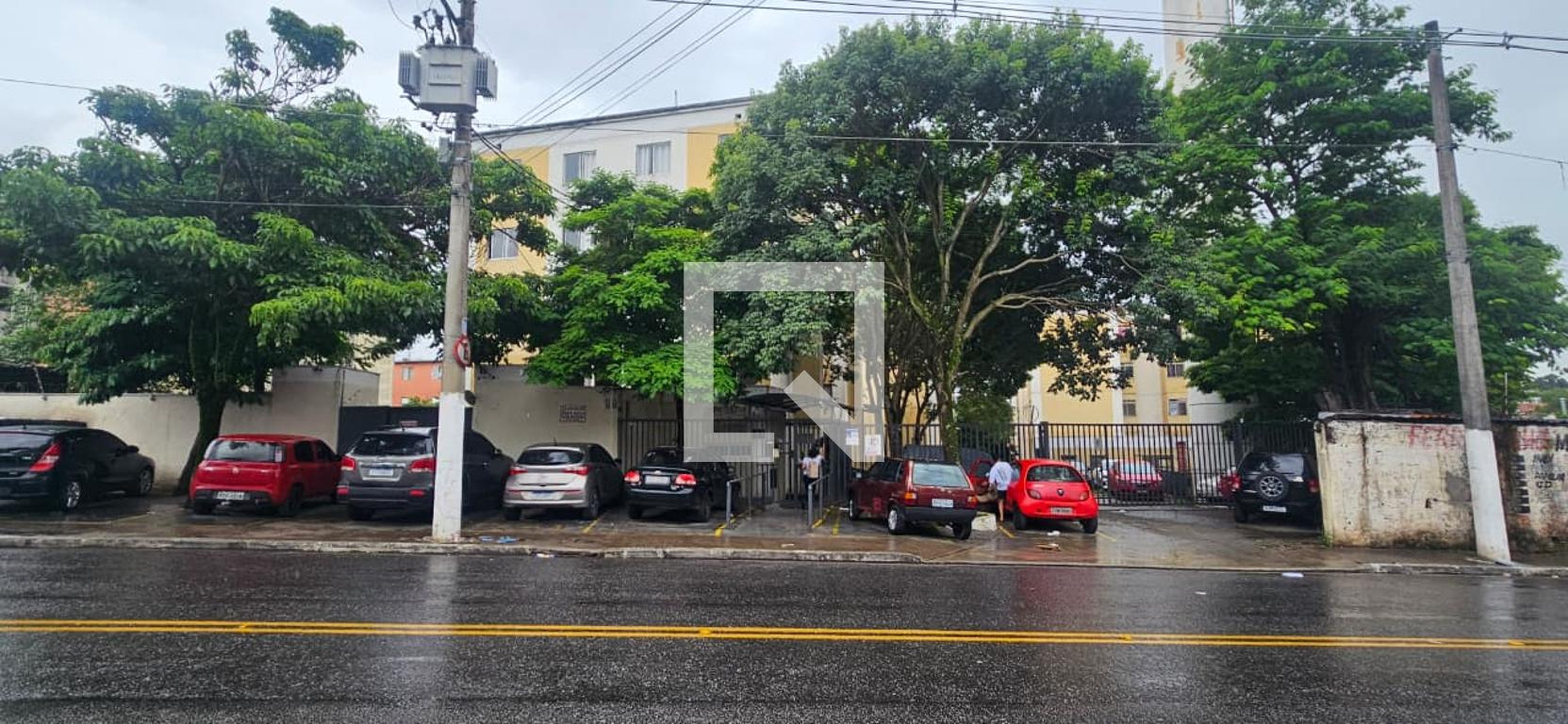 Fachada do condomínio Condomínio RES PQ das Flores Guaianazes