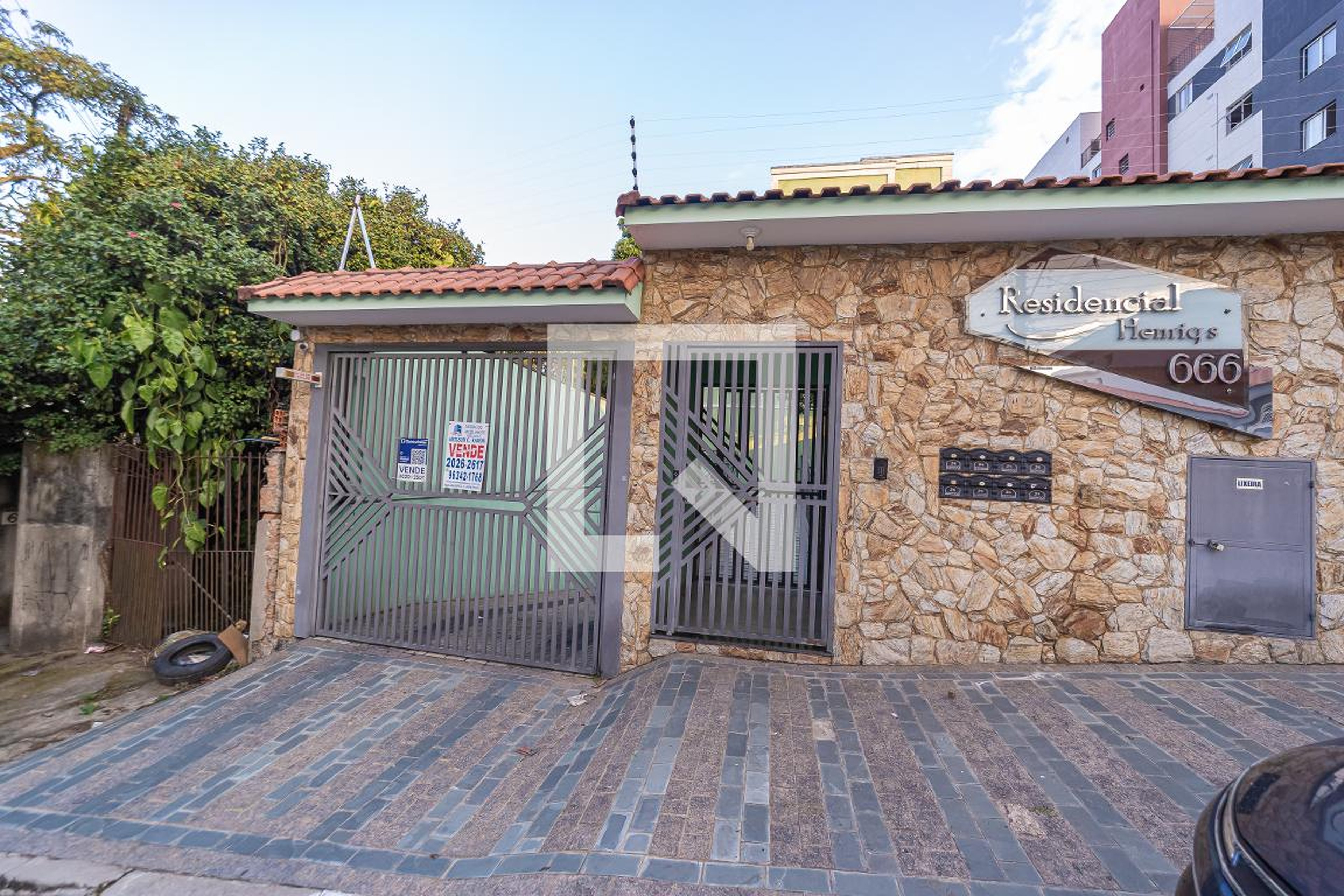 Fachada Condomínio em Rua Santo Henrique, 666