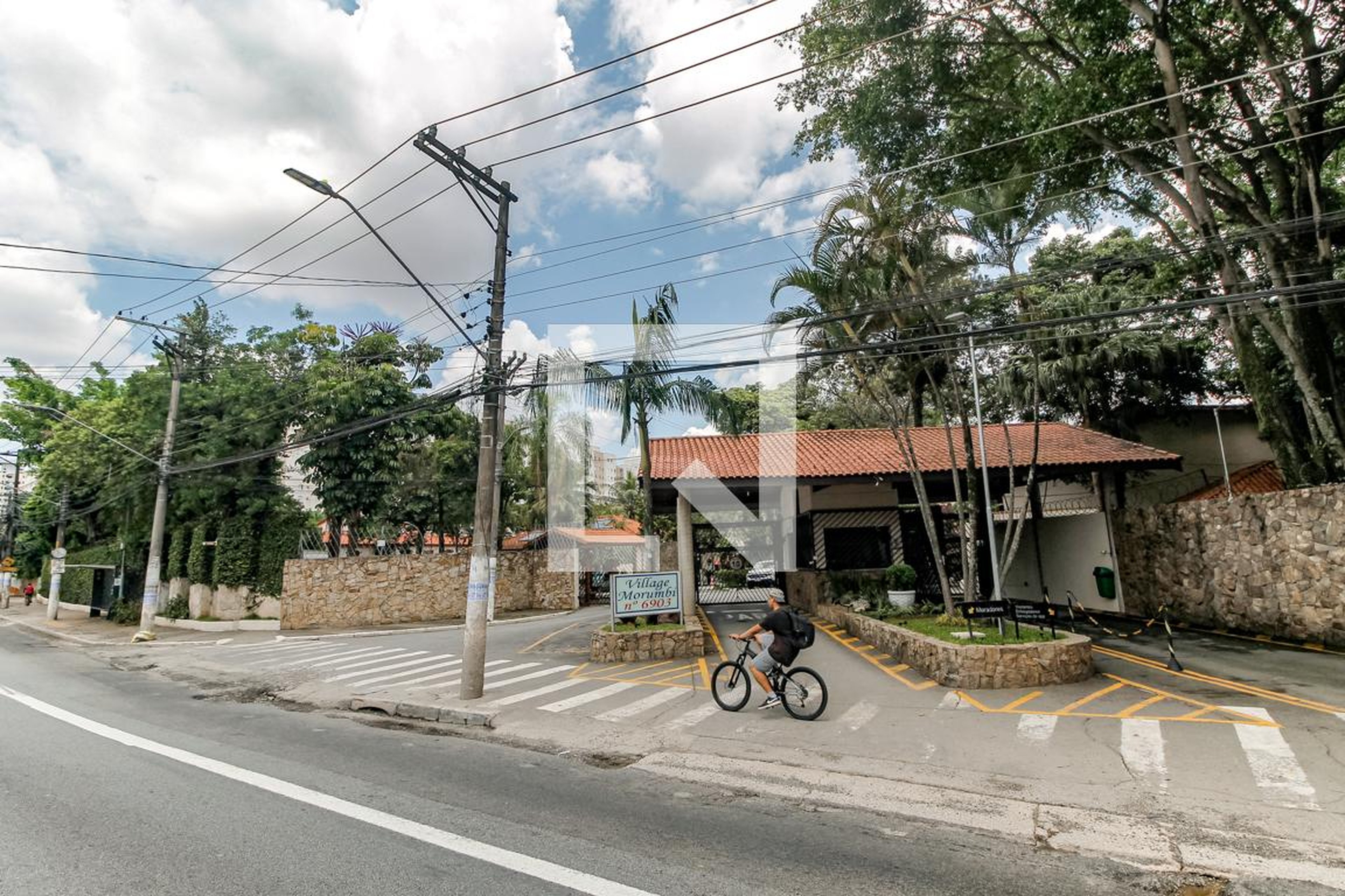 Fachada do condomínio Residencial Village Morumbi