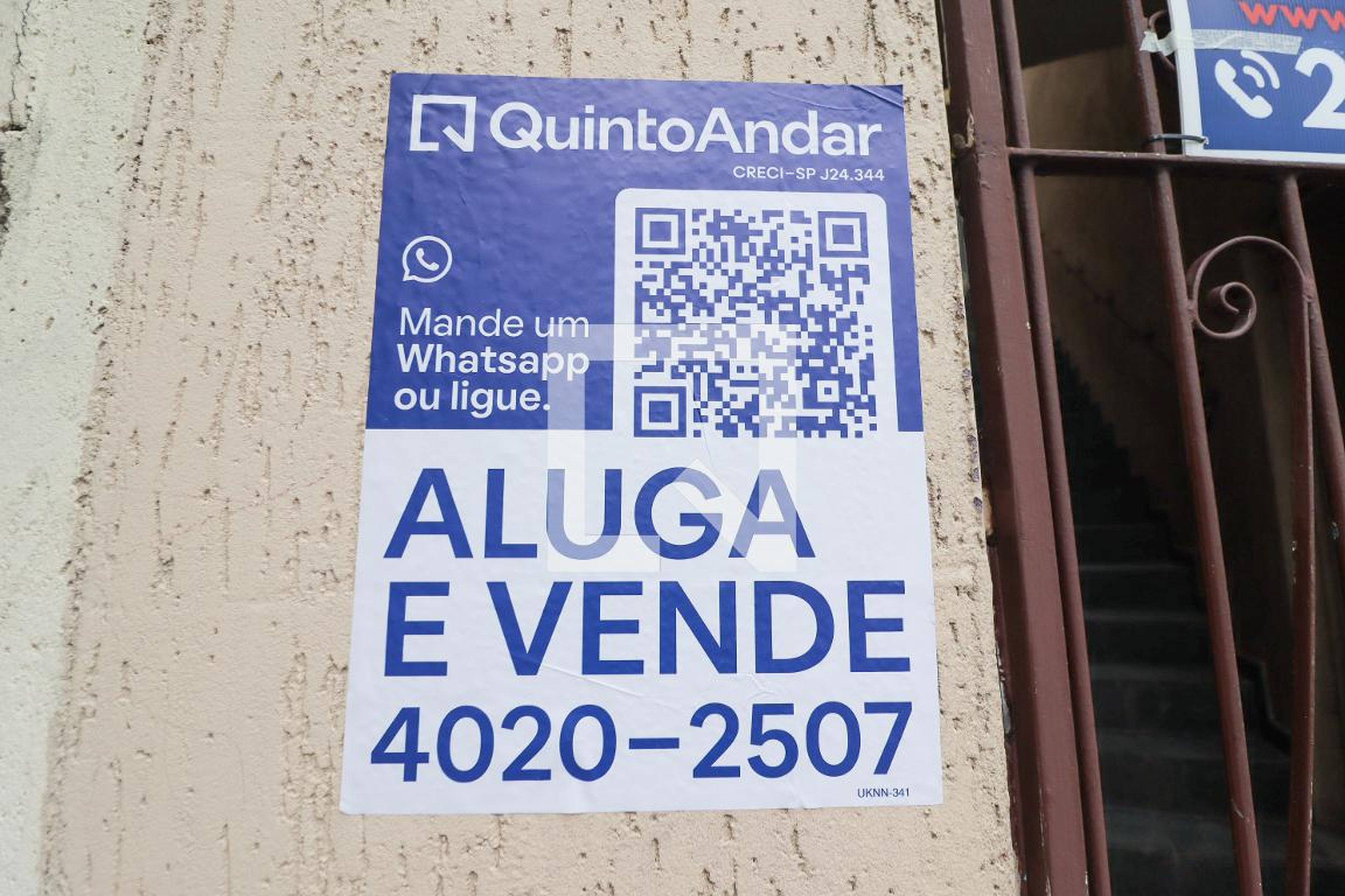 Fachada Condomínio em Rua Alfredo Pujol, 2250