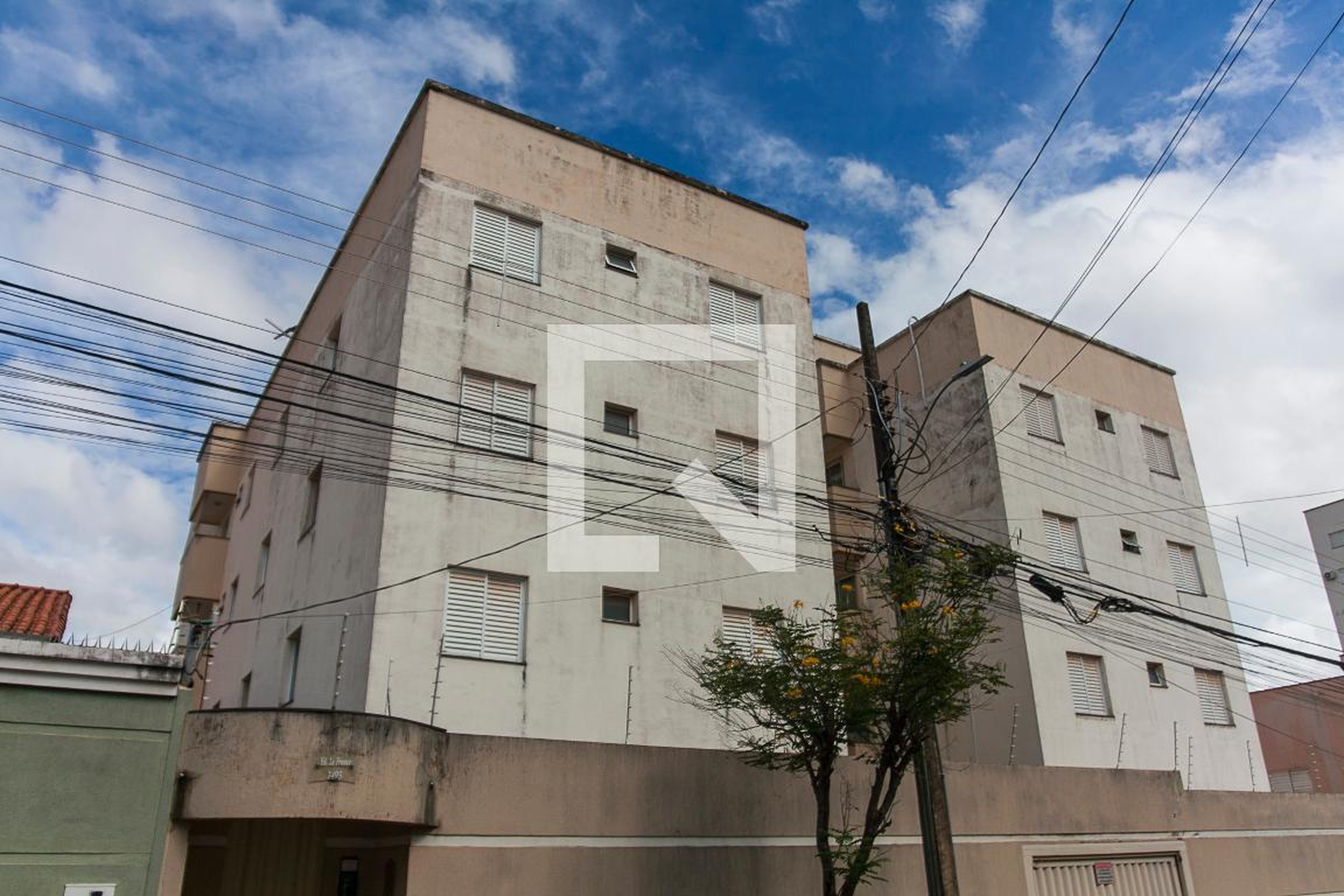 Fachada Condomínio em Rua José Carrijo, 1495