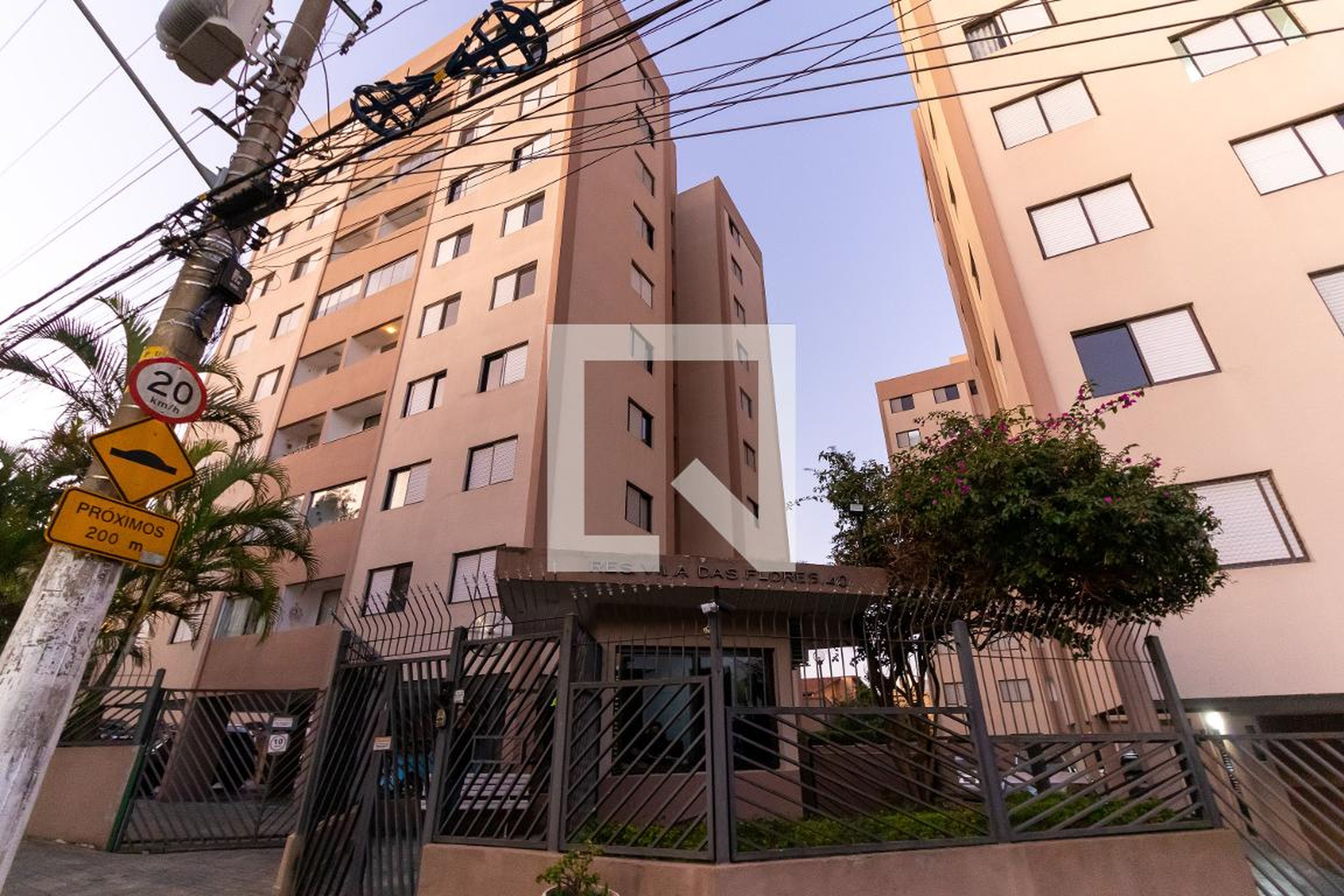 Fachada Condomínio em Rua Manuel Jorge Correa, 40