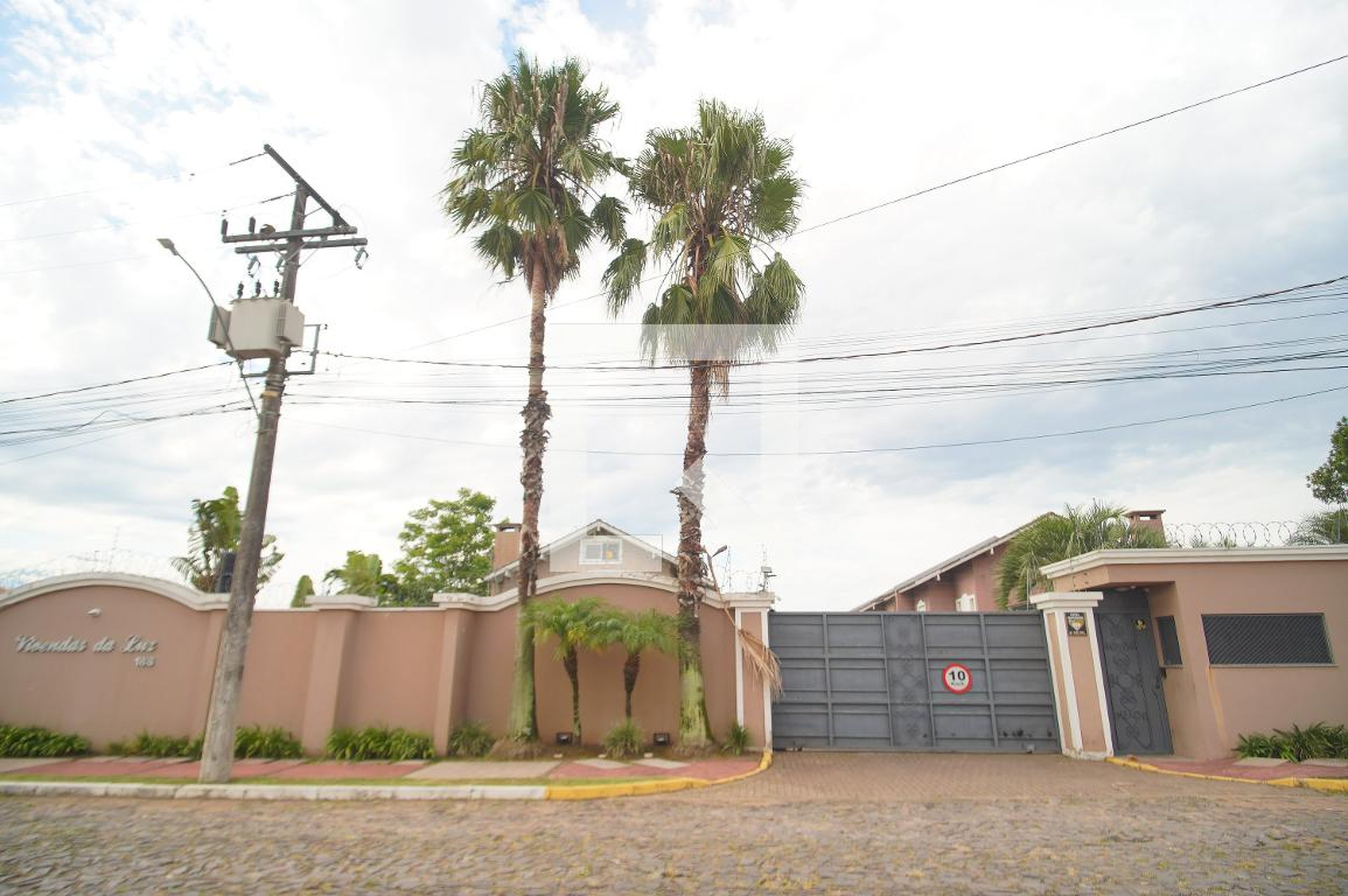 Fachada Condomínio Vivendas da Luz