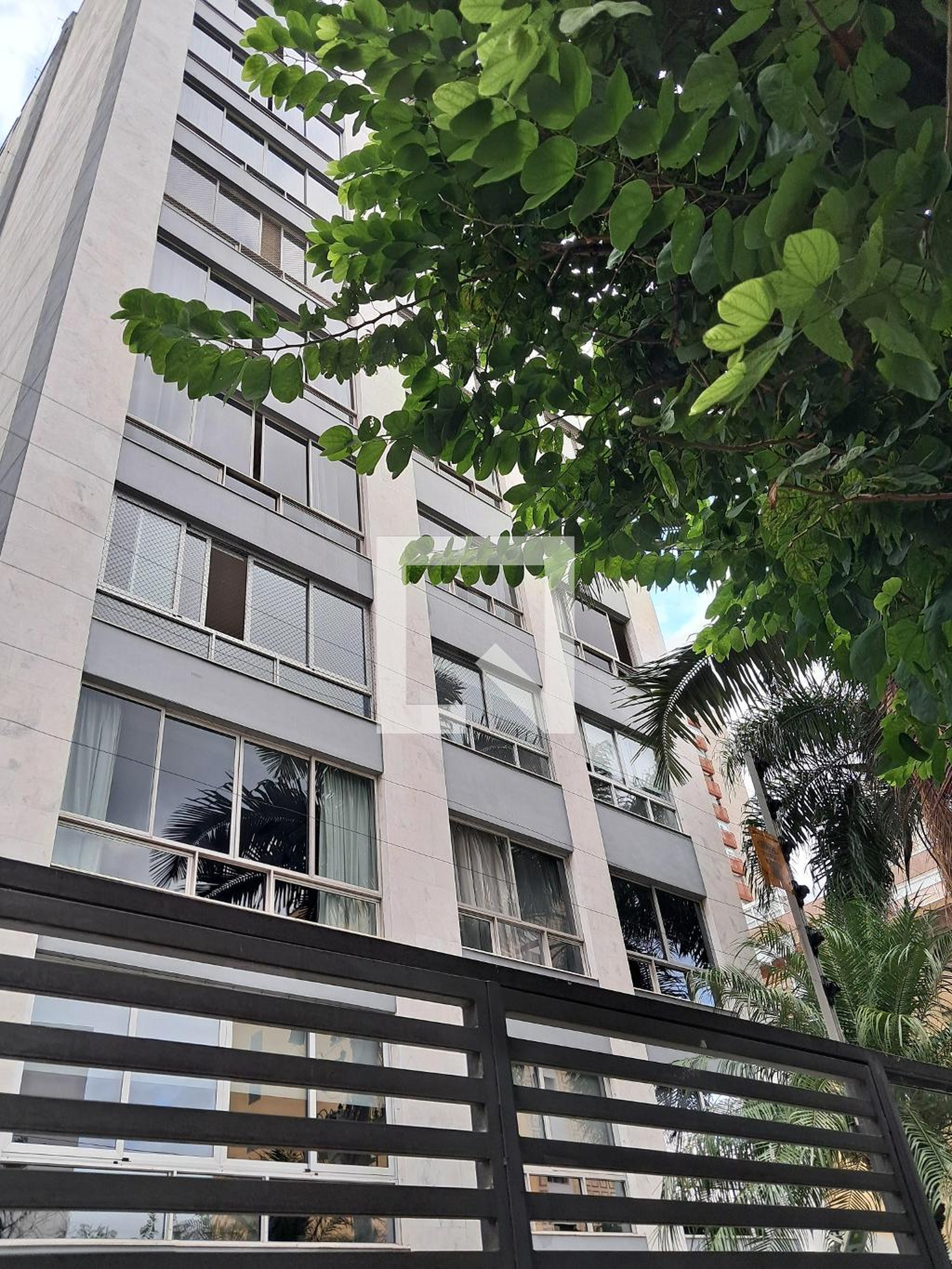 Fachada Condomínio em Rua Cardoso de Almeida, 116