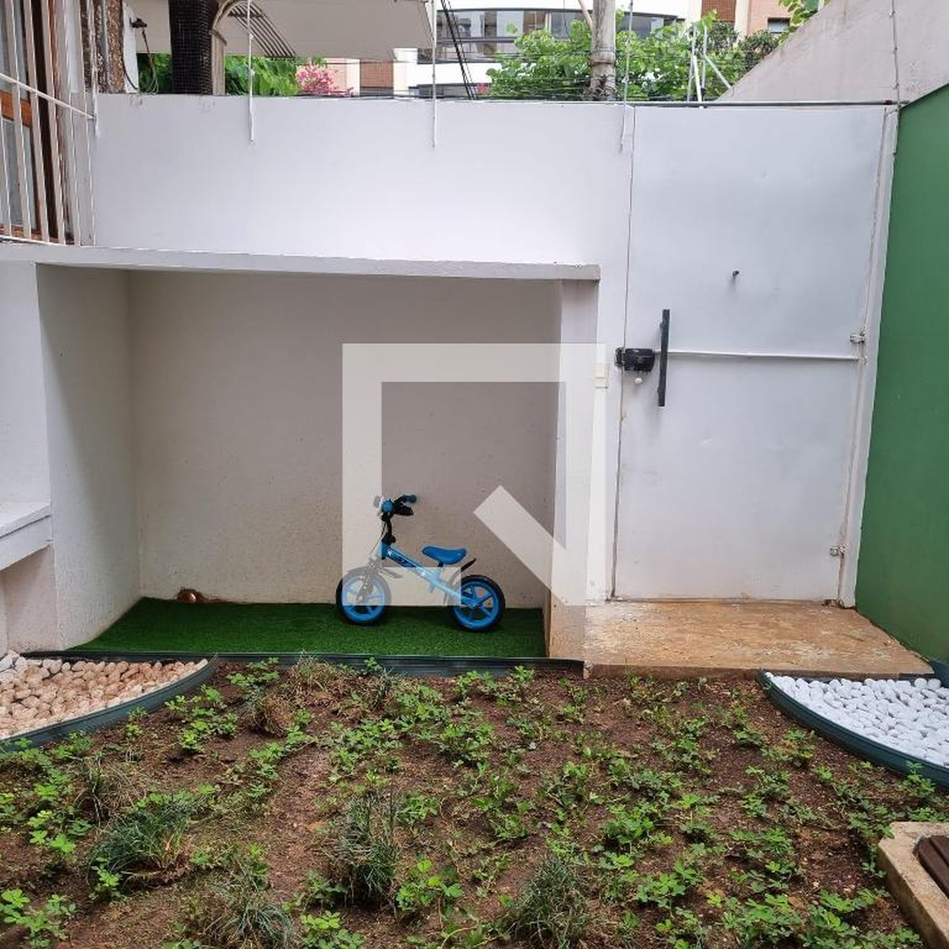 Área externa Condomínio em Rua Primeiro de Janeiro, 81