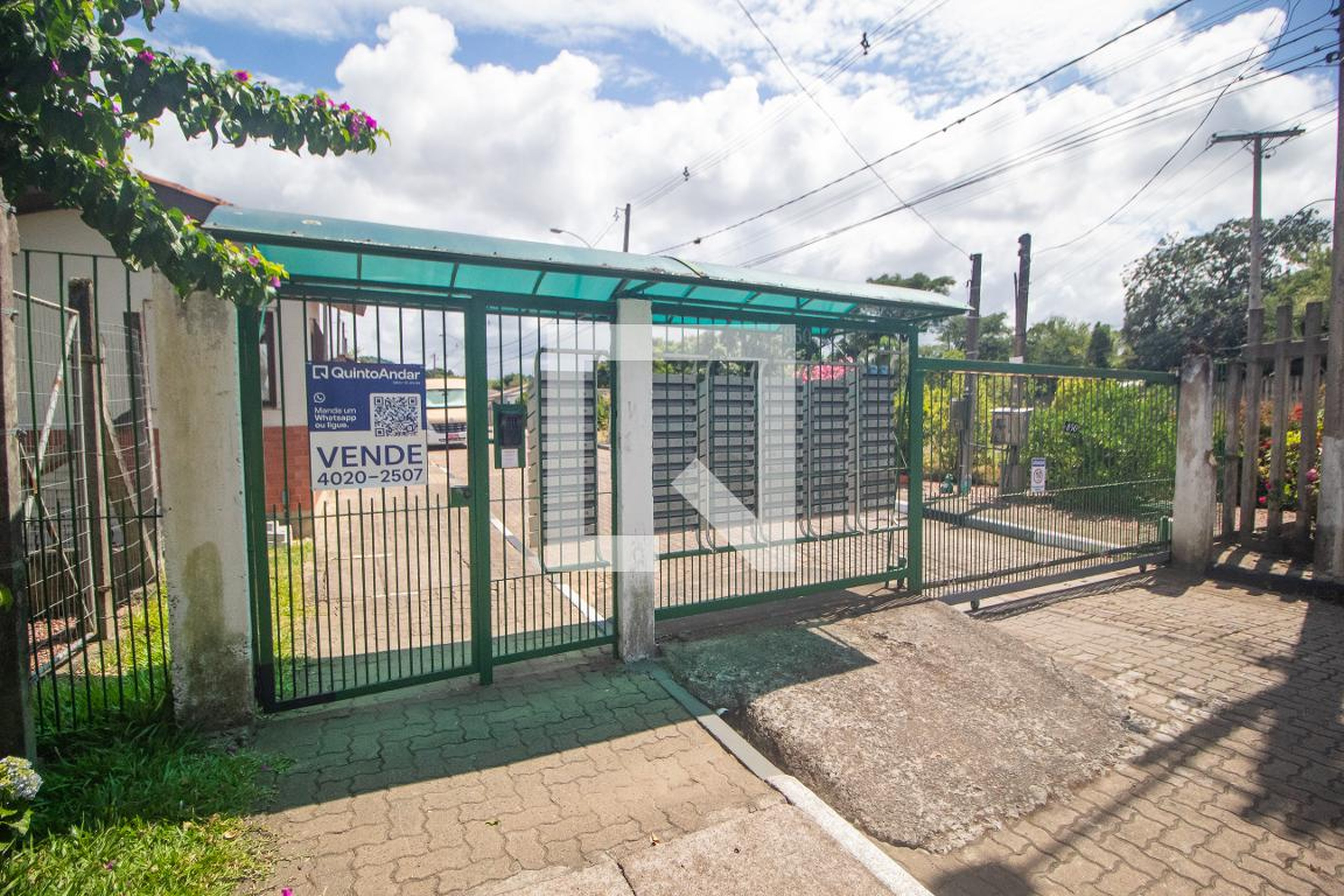 Fachada Condomínio em Estrada Gedeon Leite, 850