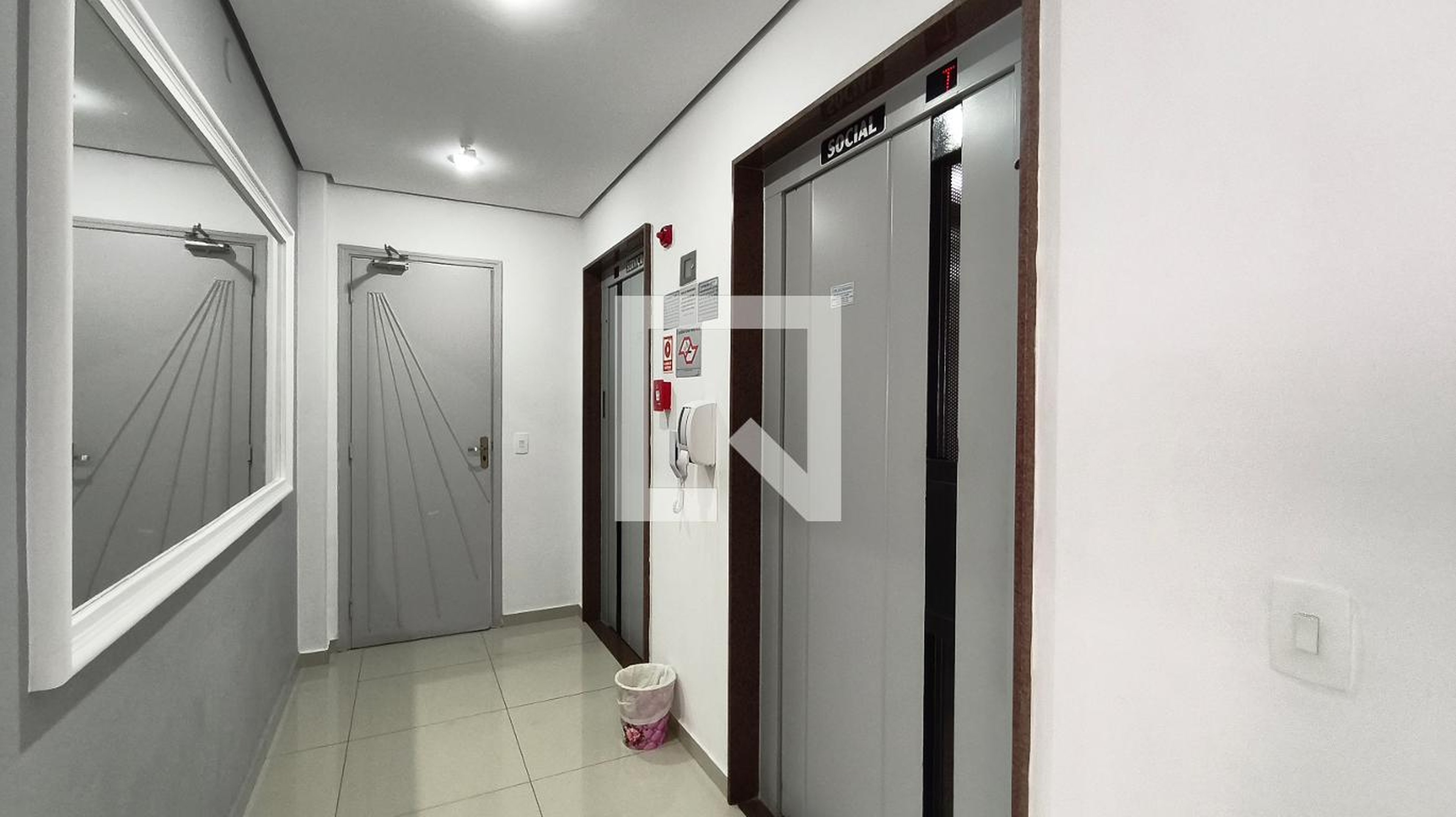 Elevador - Edifício Mariana Hill