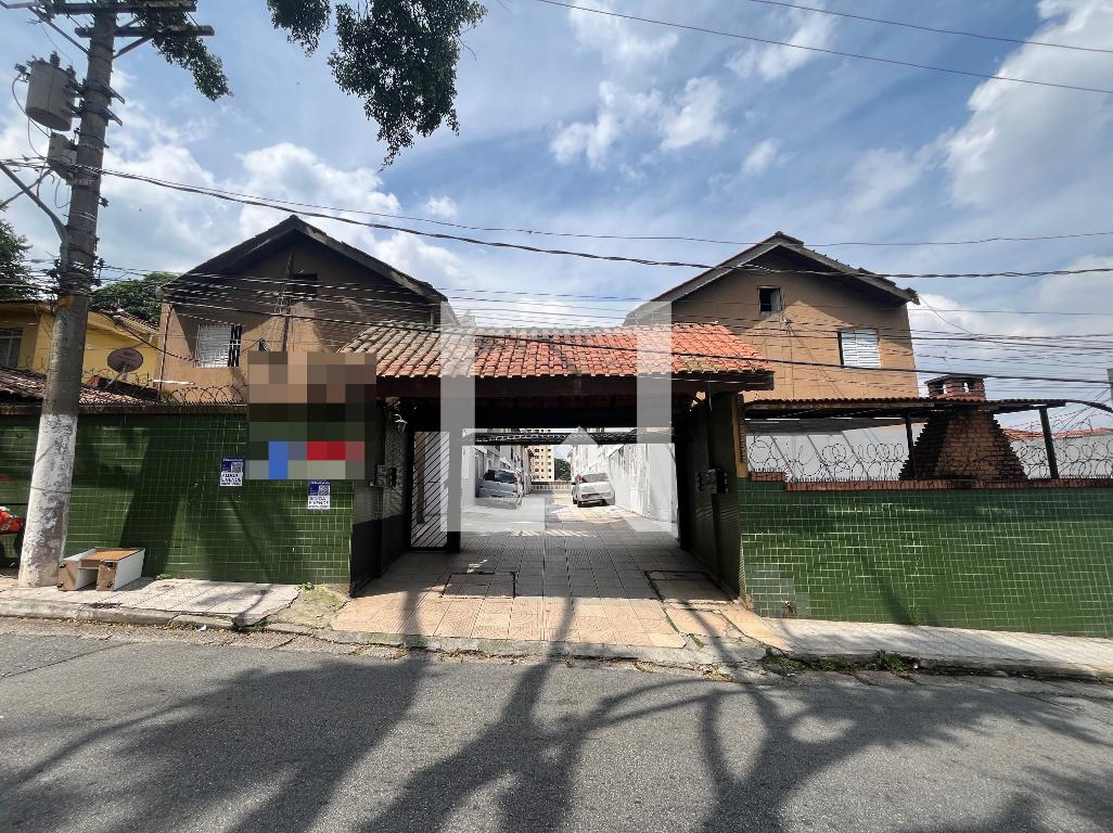 Fachada Condomínio em Rua Carioba, 326