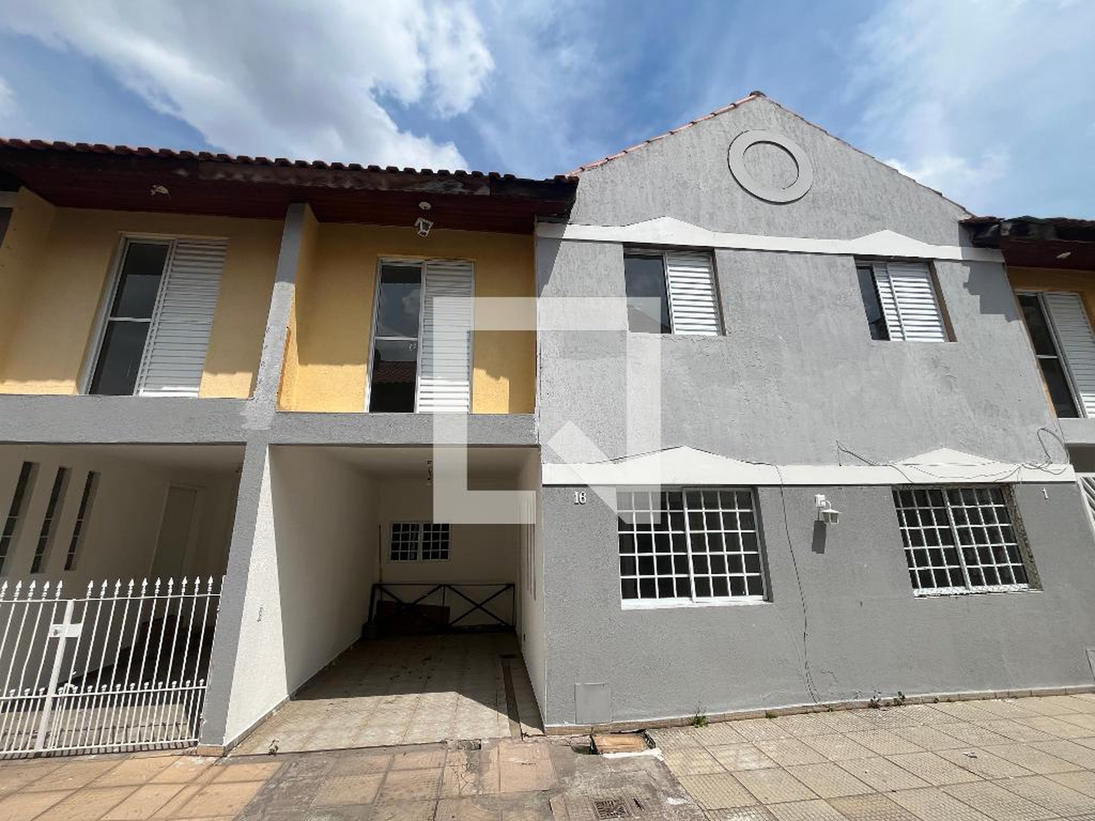 Fachada Condomínio em Rua Carioba, 326