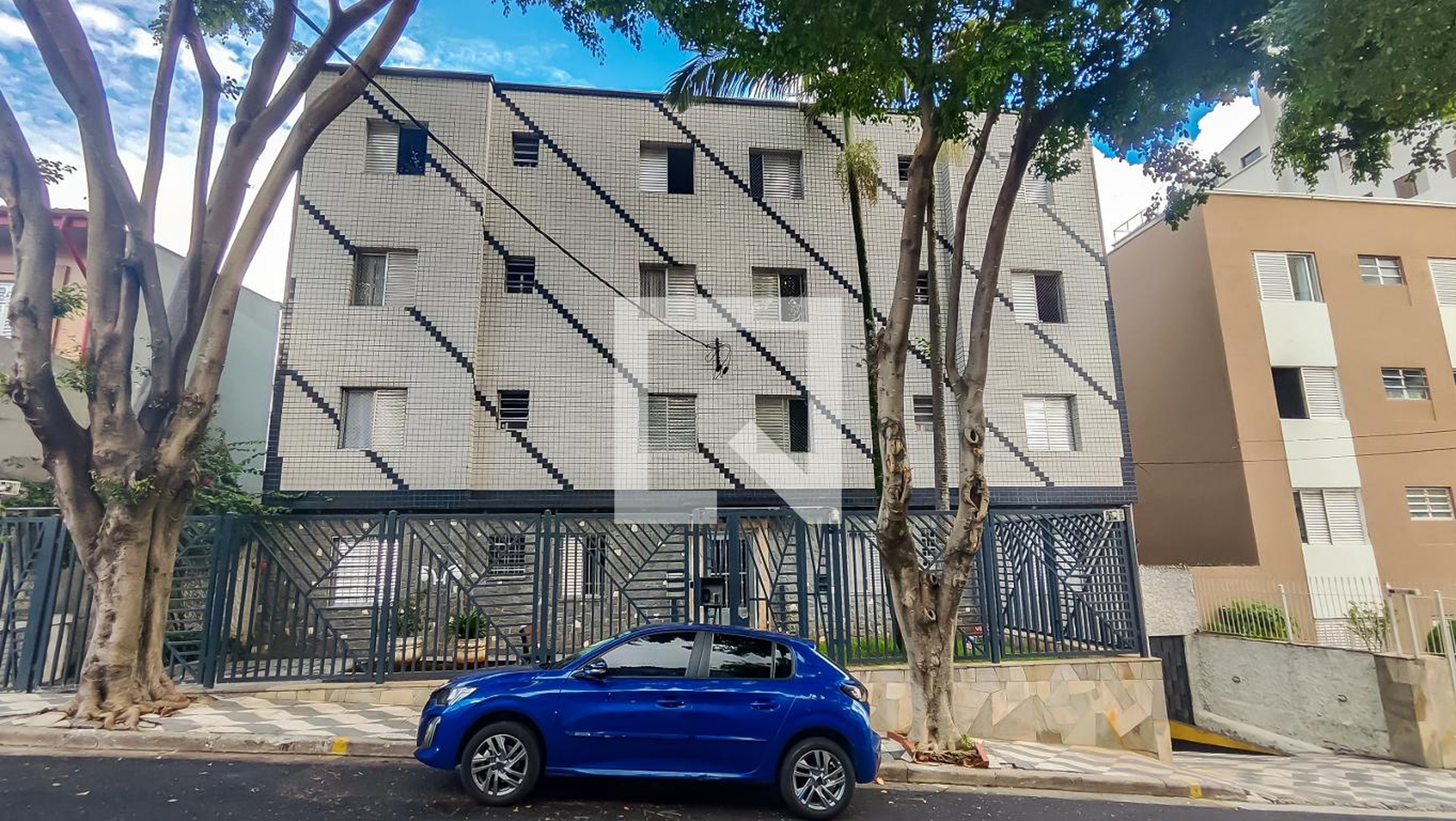 Fachada do Prédio Condomínio Almirante