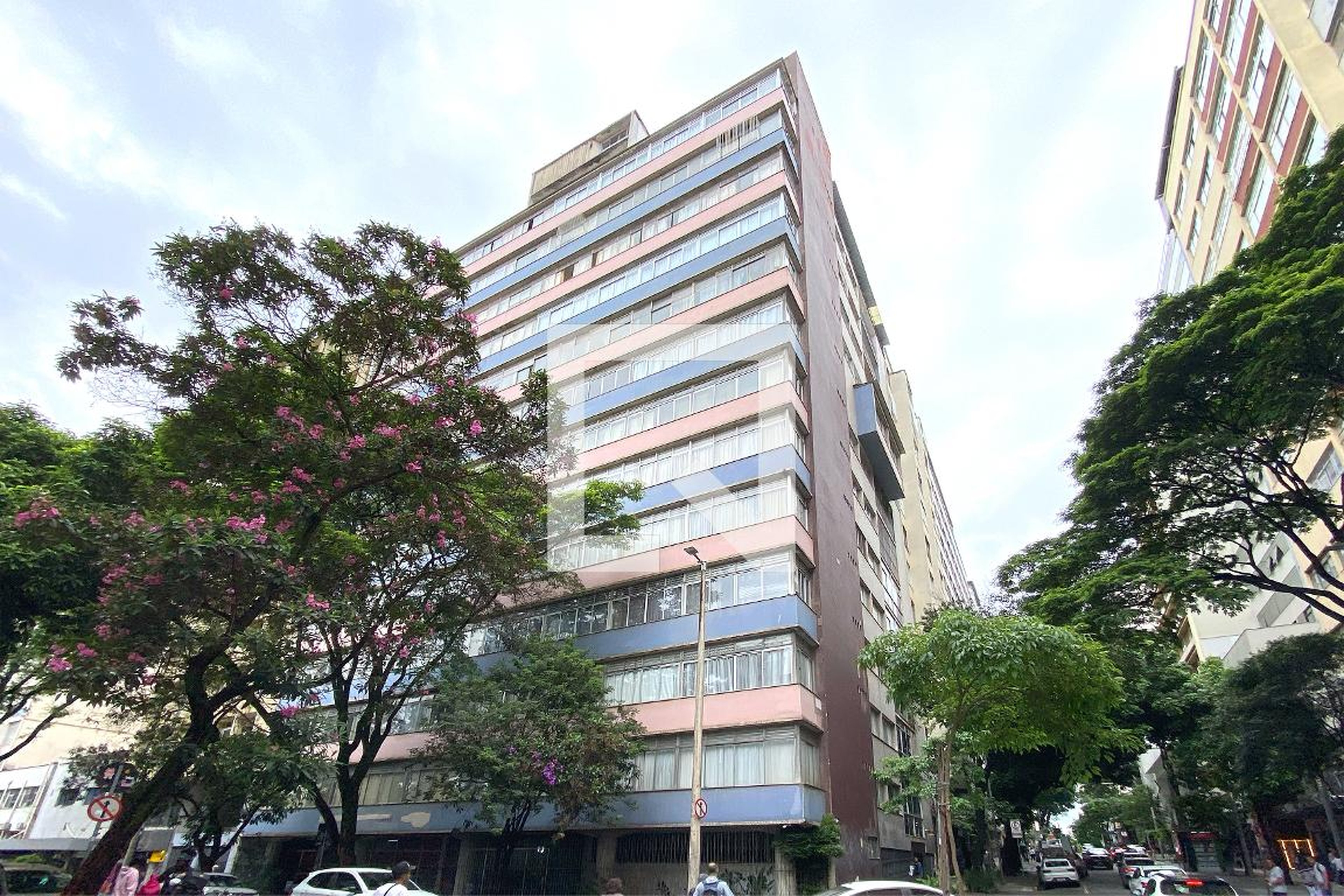 Fachada Condomínio em Rua dos Tupis, 255