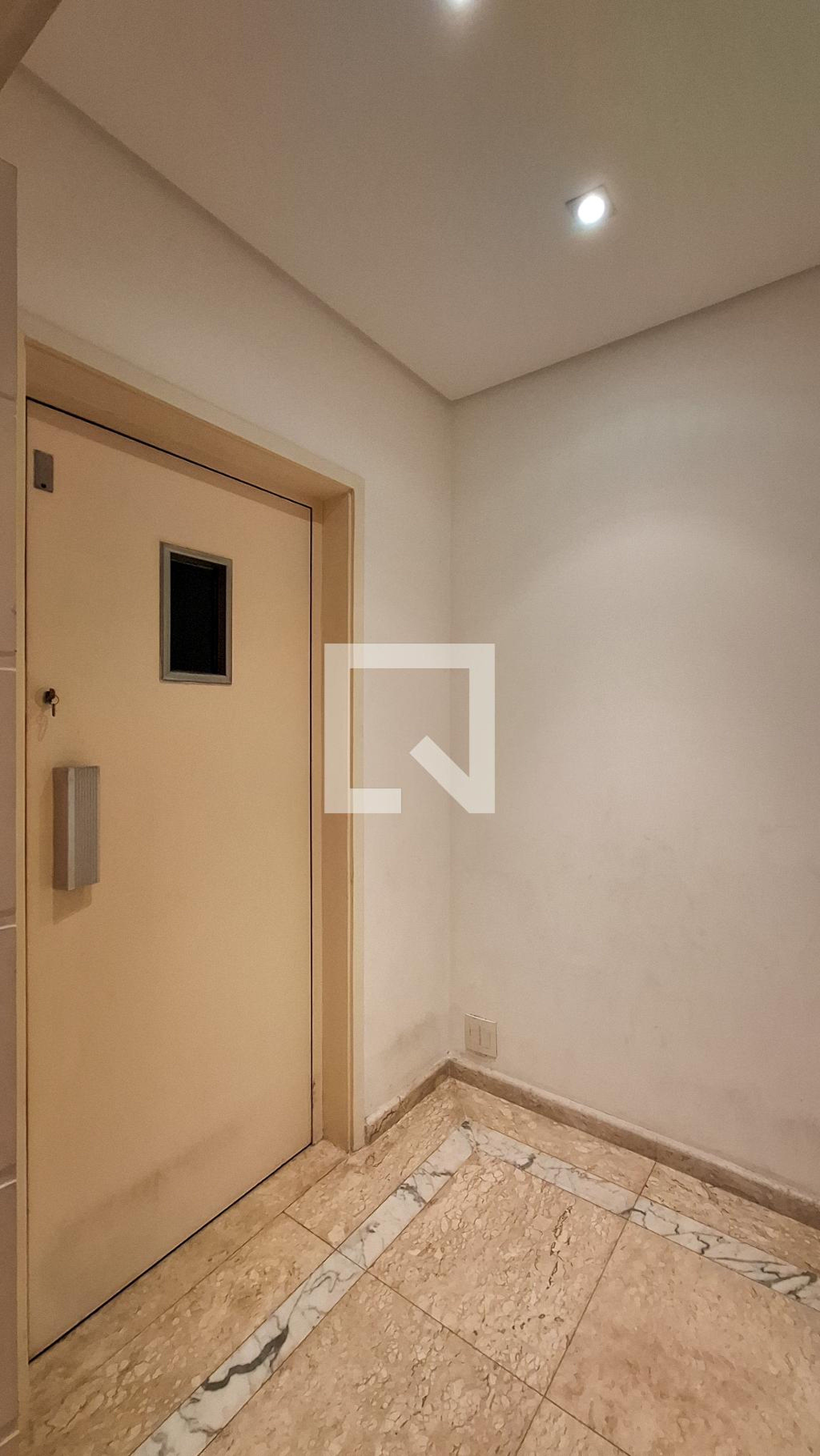 Hall de Entrada - king Alexander