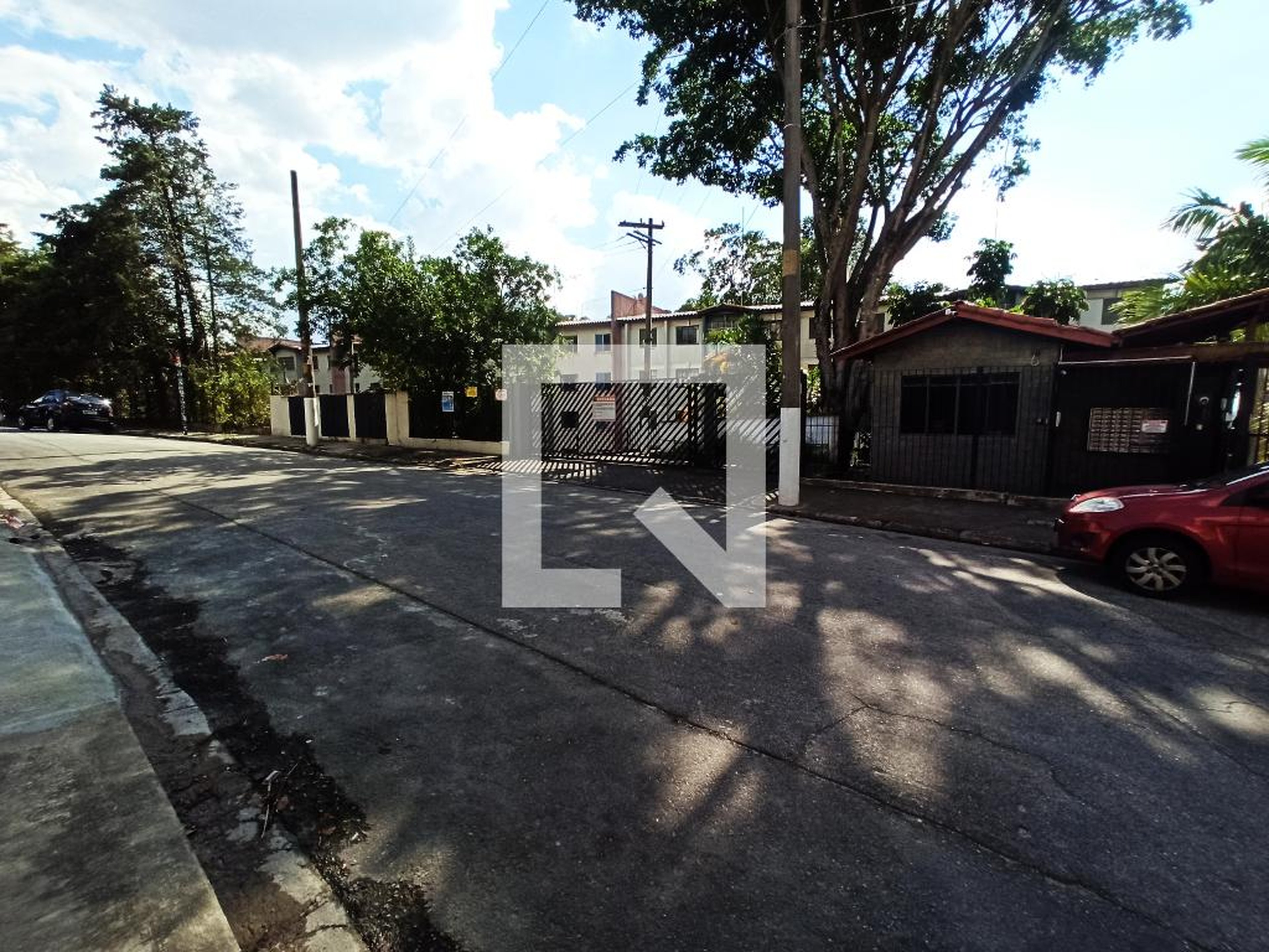 Fachada do Prédio Condomínio Alpis do Jaraguá